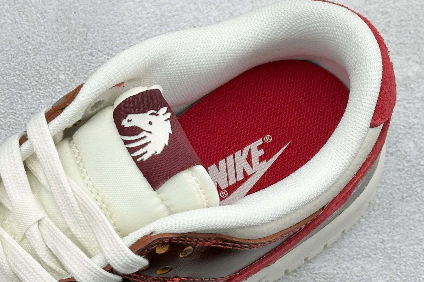 Nike SB Dunk Low 马年联名 酒红棕 高端定制 低帮休闲板鞋 DS6608-025