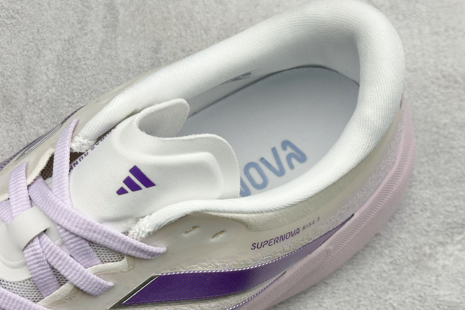 TY版Adidas Supernova Rise 3 阿迪达斯 减震回弹 运动透气休闲跑步鞋 JR7378 TY版Adidas Supernova Rise 3 阿迪达斯 减震回弹 运动透气休闲跑步鞋 JR7378