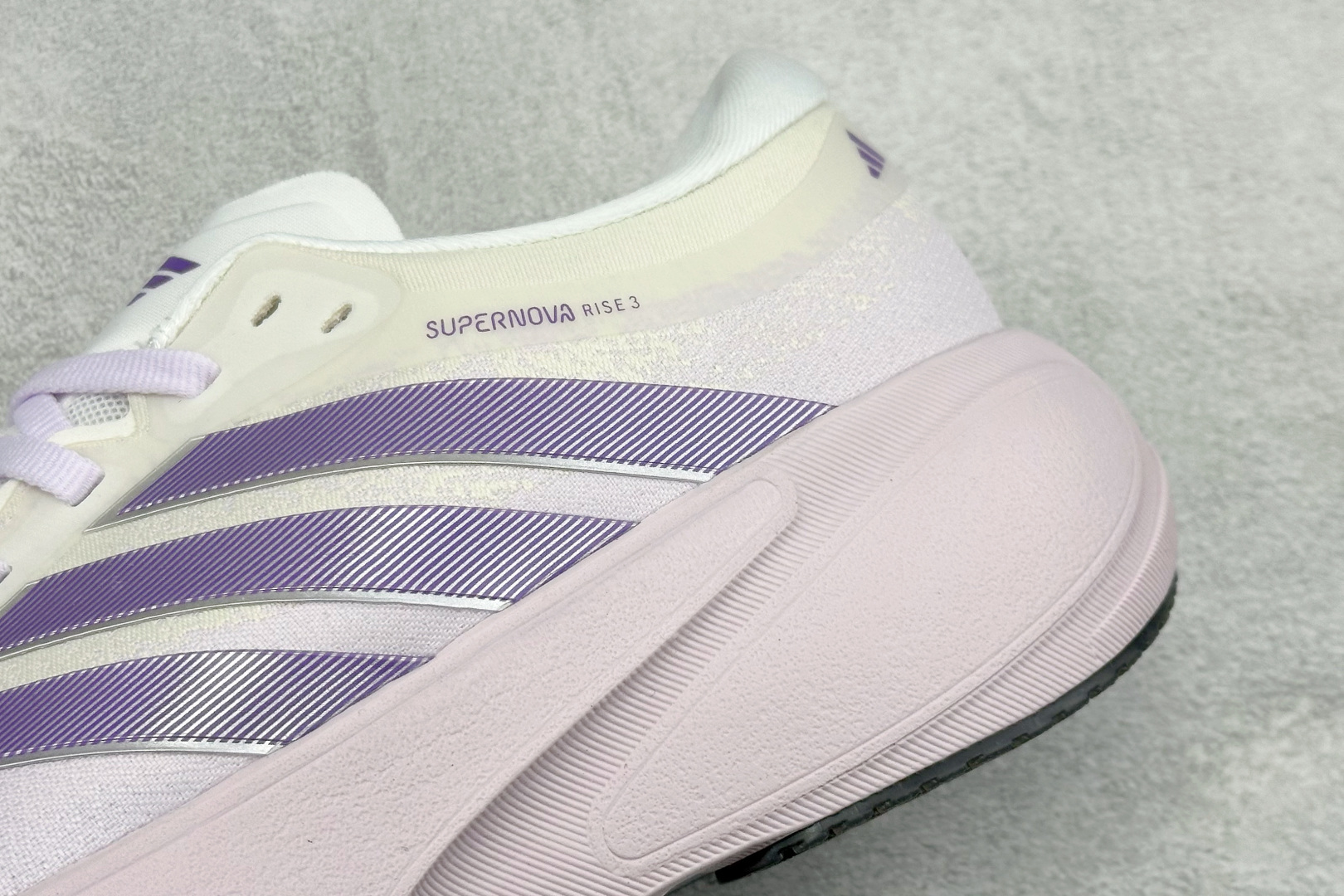 TY版Adidas Supernova Rise 3 阿迪达斯 减震回弹 运动透气休闲跑步鞋 JR7378 TY版Adidas Supernova Rise 3 阿迪达斯 减震回弹 运动透气休闲跑步鞋 JR7378