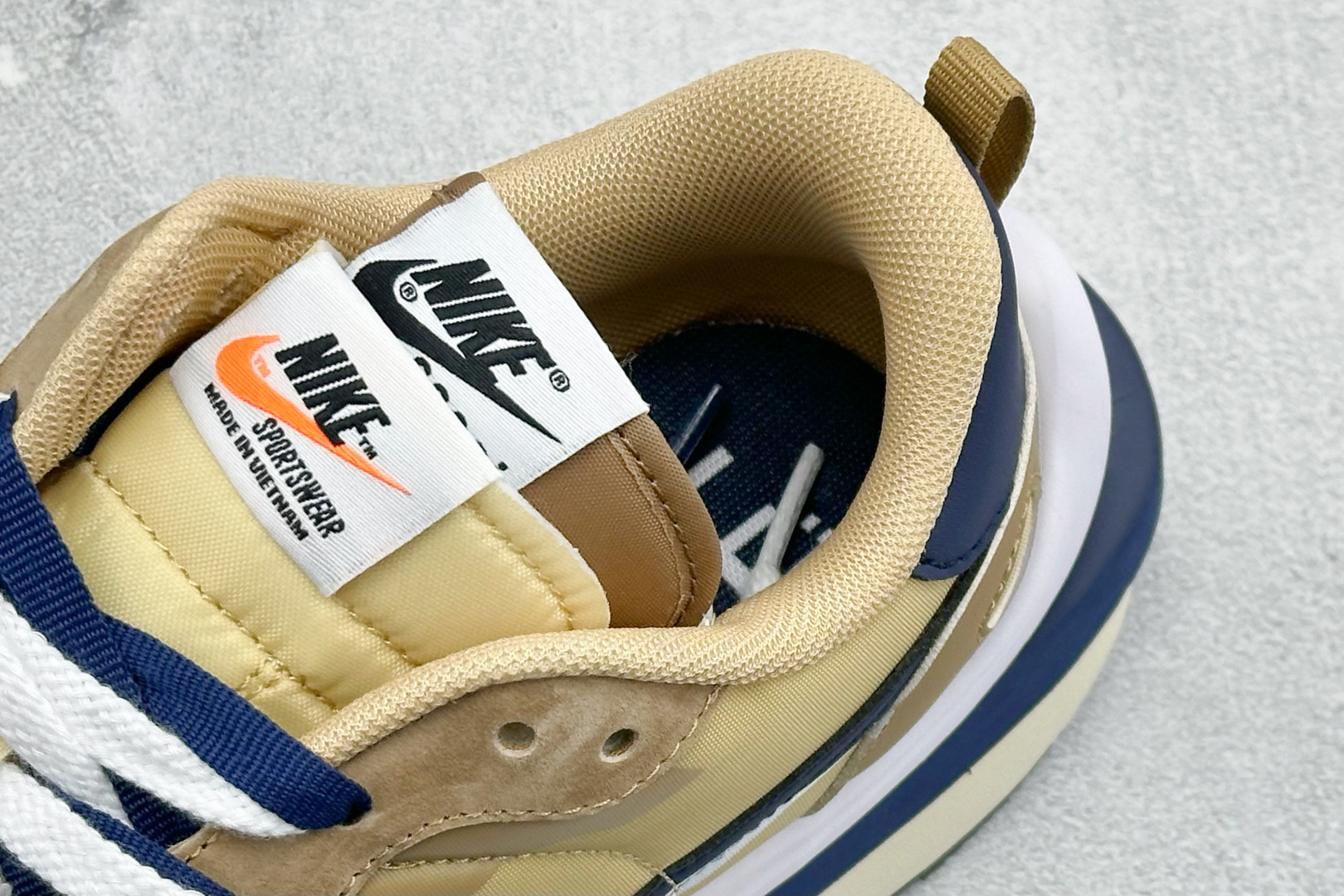 260 新S版Sacai x Nike VaporWaffle 圆头舒适 低帮 生活休闲鞋 DD1875-200-Chinese UA Cheap High Quatity Brand Clothes Bags handbags Sneakers wholesale wholesaler seller from China Factory suppliers Fashion Clothing Shoes best Quality Beautiful Price 260 新S版Sacai x Nike VaporWaffle 圆头舒适 低帮 生活休闲鞋 DD1875-200