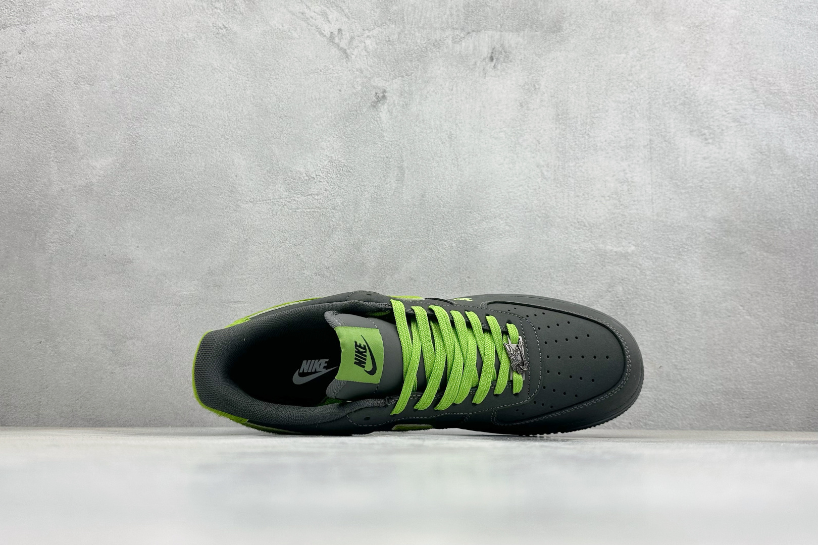 SC版Nike Air Force 1'07 Low 马年联名 墨灰莹绿 空军一号低帮休闲板鞋 XY9025-001-Top High Quatity Cheap Sneakers Fashion Clothing Clothes Bags handbags Shoes of all Brand wholesale With The best Quality And Beautiful Price from China Factory Chinese suppliers wholesaler seller SC版Nike Air Force 1'07 Low 马年联名 墨灰莹绿 空军一号低帮休闲板鞋 XY9025-001