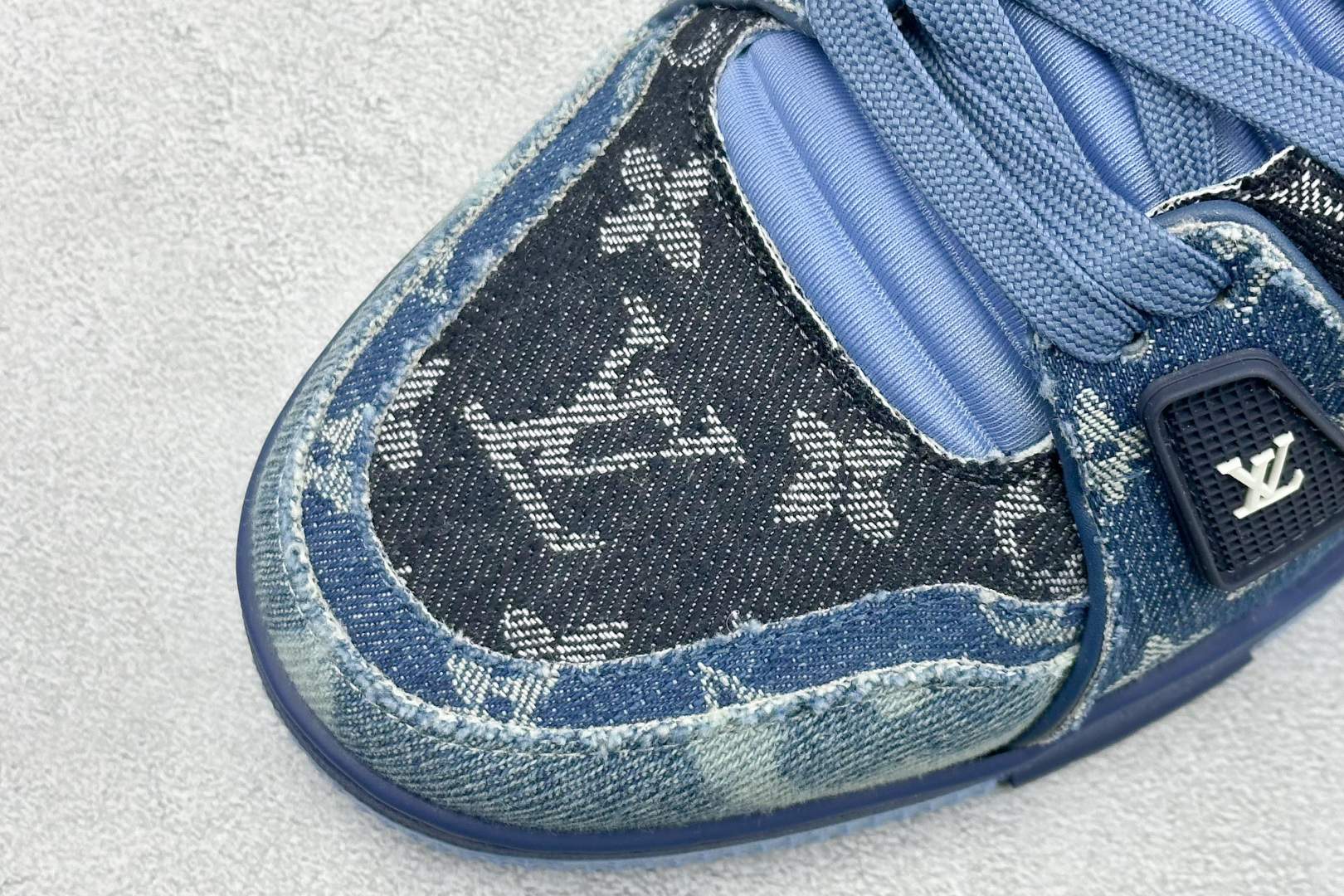 YS广奢高端货 LOUIS VUITTON 路易威登 LV Trainer 牛皮革
