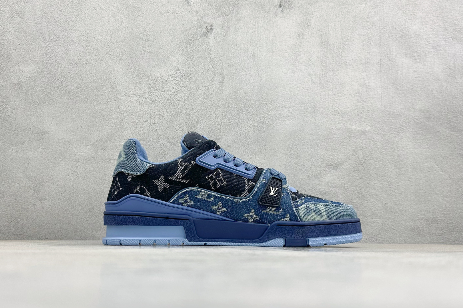 YS广奢高端货 LOUIS VUITTON 路易威登 LV Trainer 牛皮革