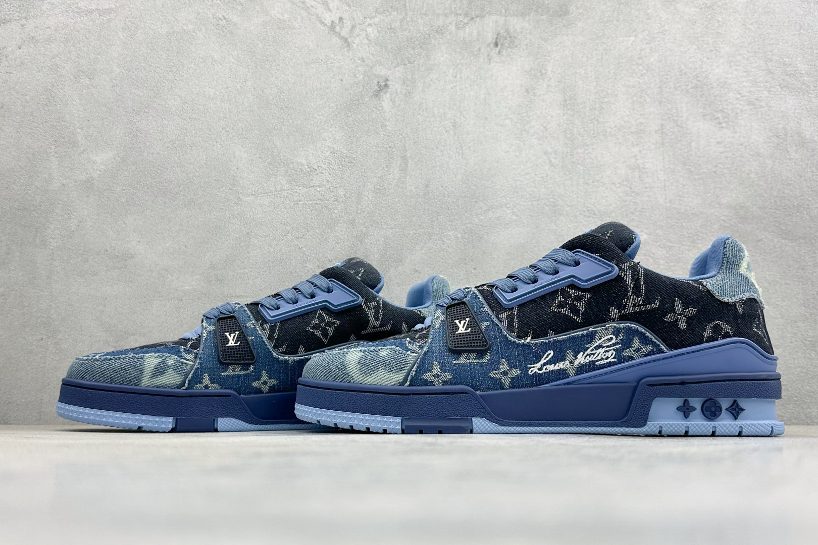 YS广奢高端货 LOUIS VUITTON 路易威登 LV Trainer 牛皮革