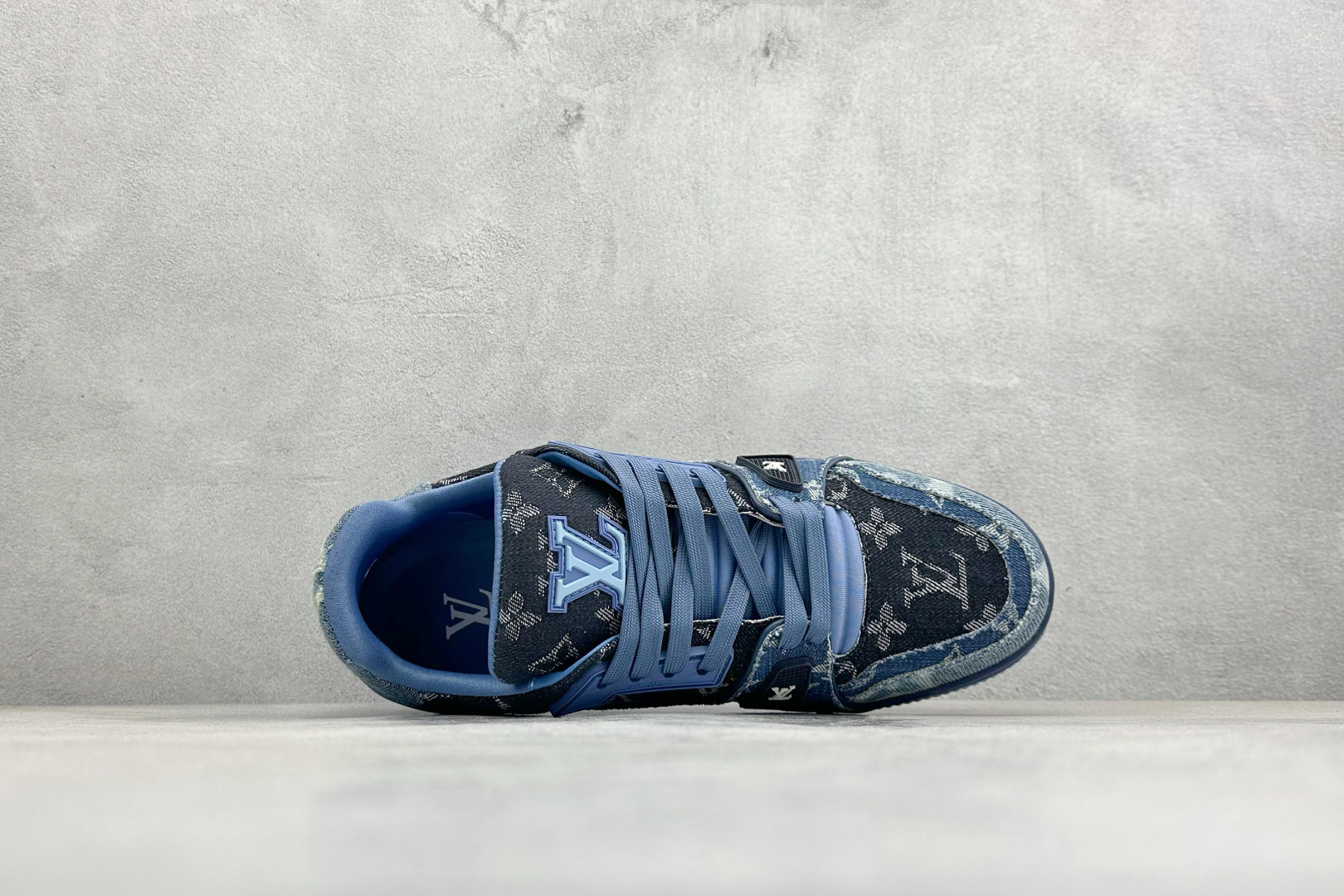 YS广奢高端货 LOUIS VUITTON 路易威登 LV Trainer 牛皮革