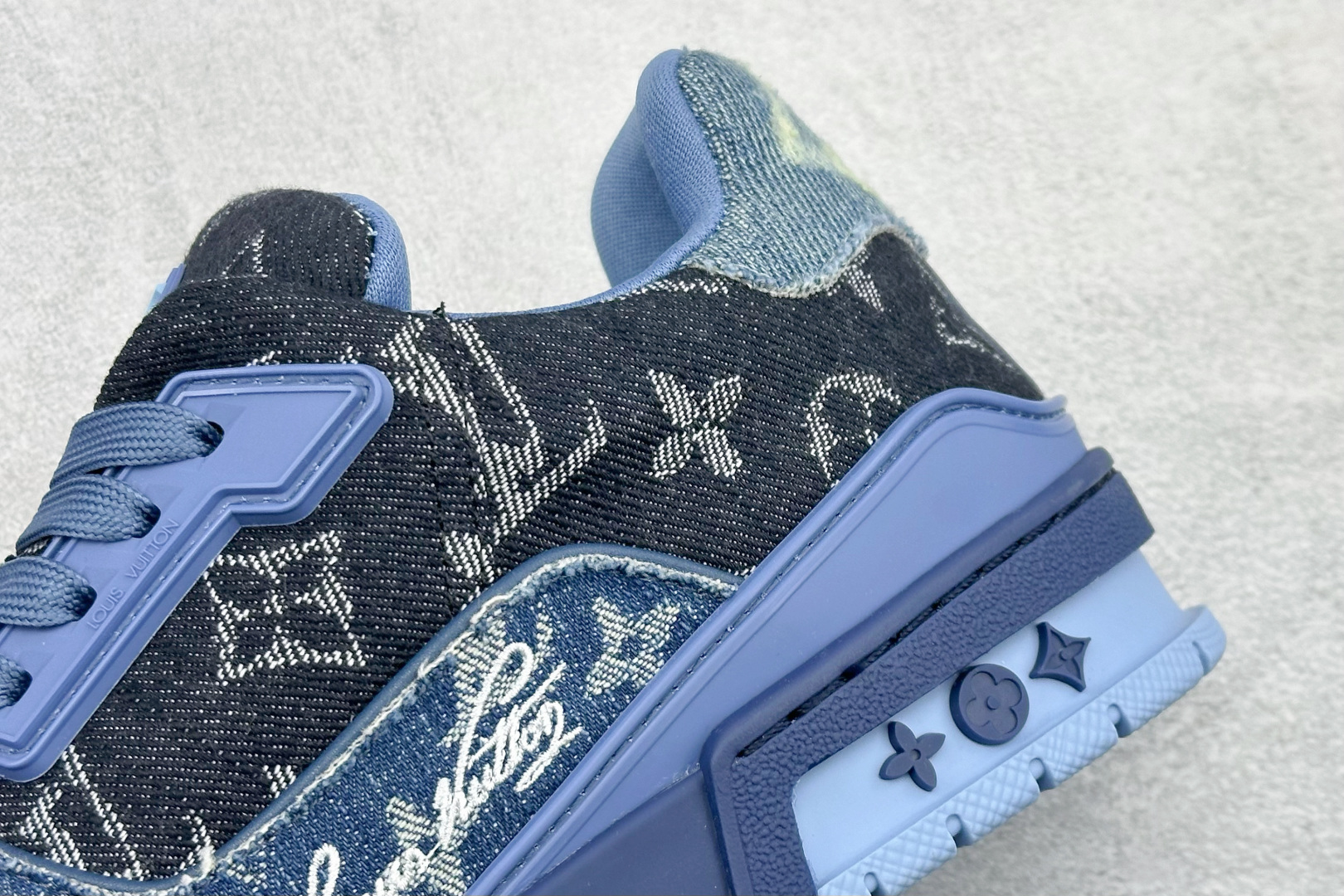 YS广奢高端货 LOUIS VUITTON 路易威登 LV Trainer 牛皮革
