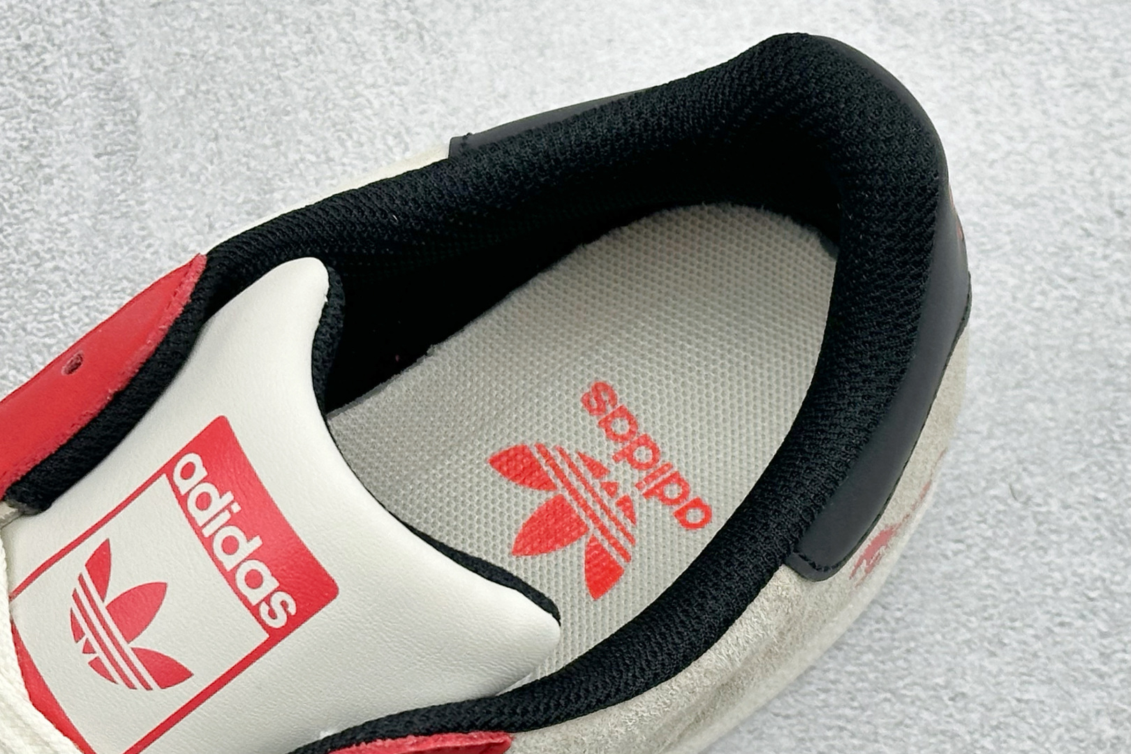 AD Originals Super马年限定 贝壳头板鞋 SD6831-Top High Quatity Cheap Sneakers Fashion Clothing Clothes Bags handbags Shoes of all Brand wholesale With The best Quality And Beautiful Price from China Factory Chinese suppliers wholesaler seller AD Originals Super马年限定 贝壳头板鞋 SD6831