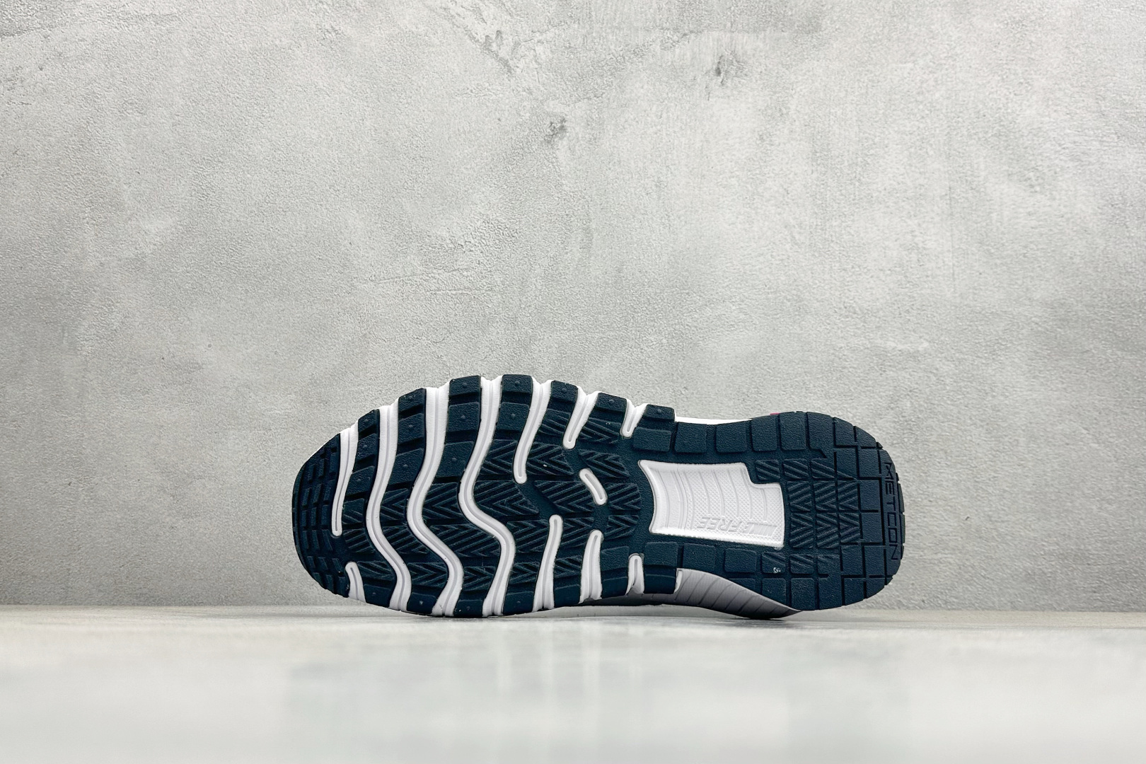 Nike Free Metcon 6 耐克网布圆头系带减震防滑生活休闲鞋 FJ7126-004-Top High Quatity Cheap Sneakers Fashion Clothing Clothes Bags handbags Shoes of all Brand wholesale With The best Quality And Beautiful Price from China Factory Chinese suppliers wholesaler seller Nike Free Metcon 6 耐克网布圆头系带减震防滑生活休闲鞋 FJ7126-004