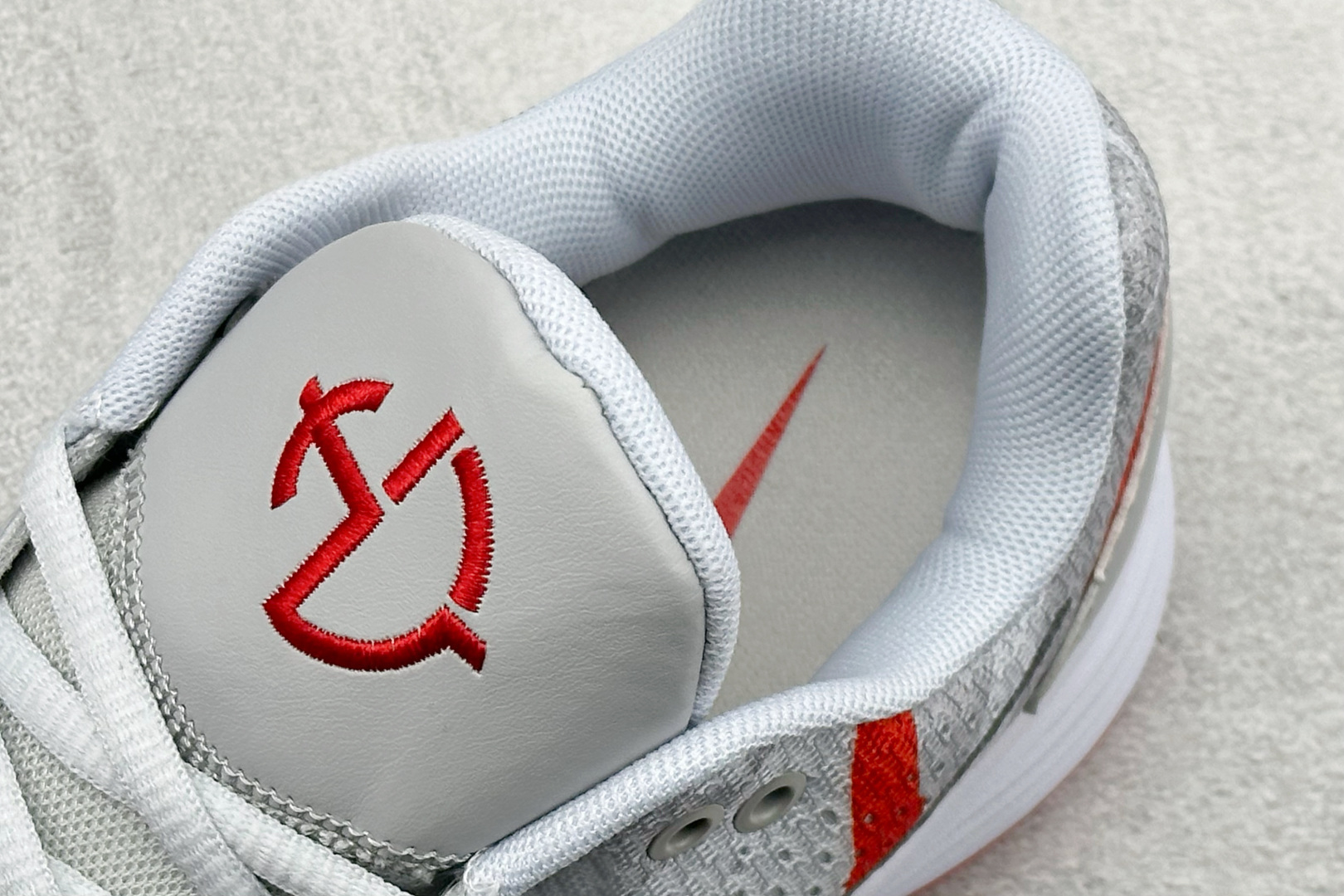 Nike React Hyperdunk 2017 Low EP 马年限定 低帮实战篮球鞋 897637-011-Top High Quatity Cheap Sneakers Fashion Clothing Clothes Bags handbags Shoes of all Brand wholesale With The best Quality And Beautiful Price from China Factory Chinese suppliers wholesaler seller Nike React Hyperdunk 2017 Low EP 马年限定 低帮实战篮球鞋 897637-011