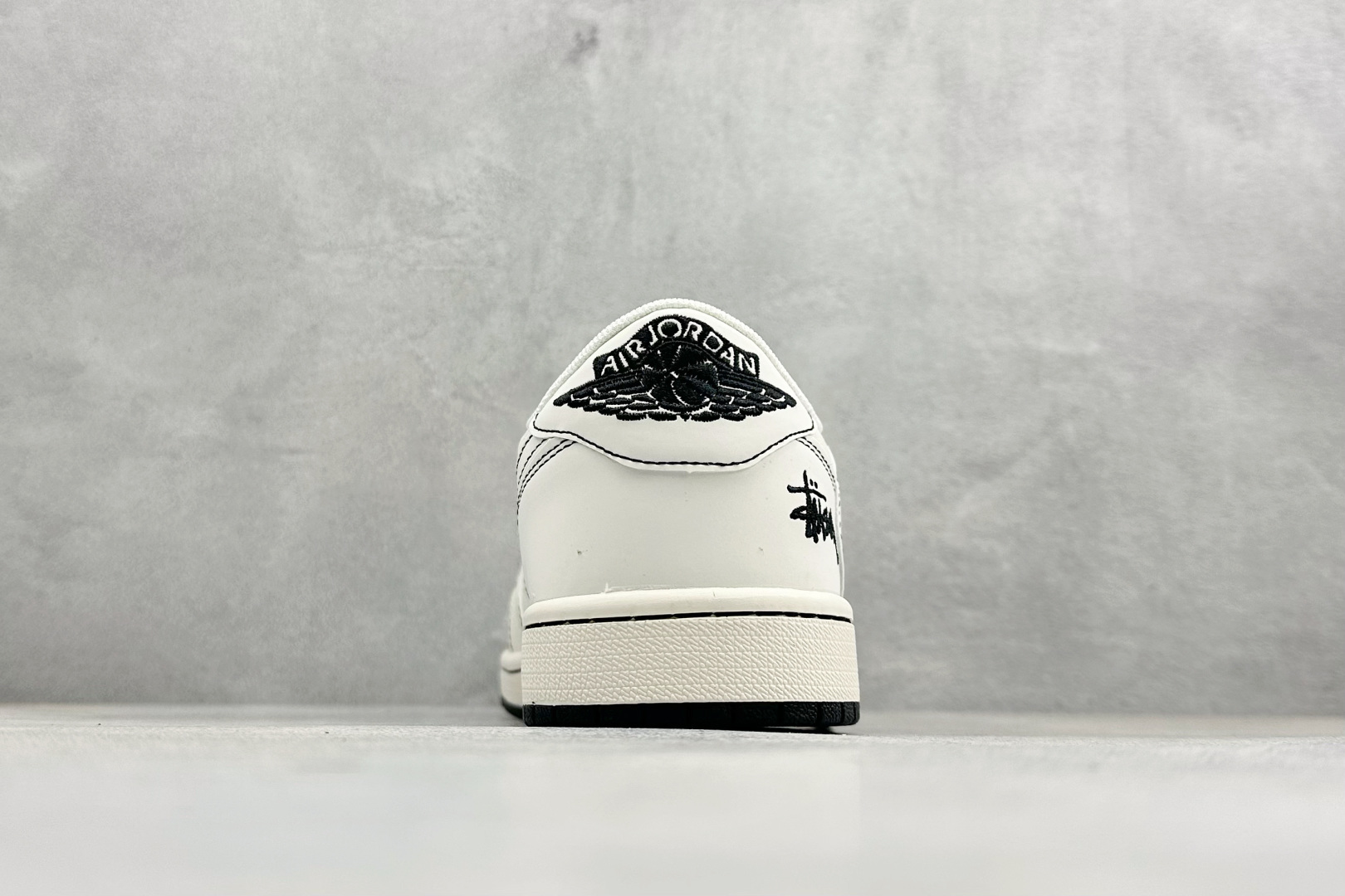 Air Jordan 1 Low AJ1 乔1 斯图西联名 高端定制 倒钩低帮复古篮球鞋 HH7518-092-Top High Quatity Cheap Sneakers Fashion Clothing Clothes Bags handbags Shoes of all Brand wholesale With The best Quality And Beautiful Price from China Factory Chinese suppliers wholesaler seller Air Jordan 1 Low AJ1 乔1 斯图西联名 高端定制 倒钩低帮复古篮球鞋 HH7518-092
