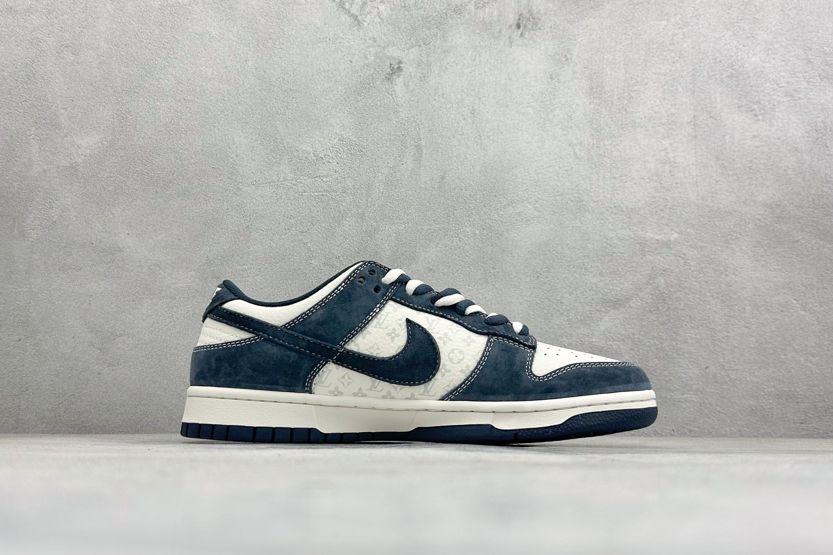 Nike Dunk Low Retro LV联名 周年高端定制 低帮休闲板鞋 KG6699-F26-Top High Quatity Cheap Sneakers Fashion Clothing Clothes Bags handbags Shoes of all Brand wholesale With The best Quality And Beautiful Price from China Factory Chinese suppliers wholesaler seller Nike Dunk Low Retro LV联名 周年高端定制 低帮休闲板鞋 KG6699-F26