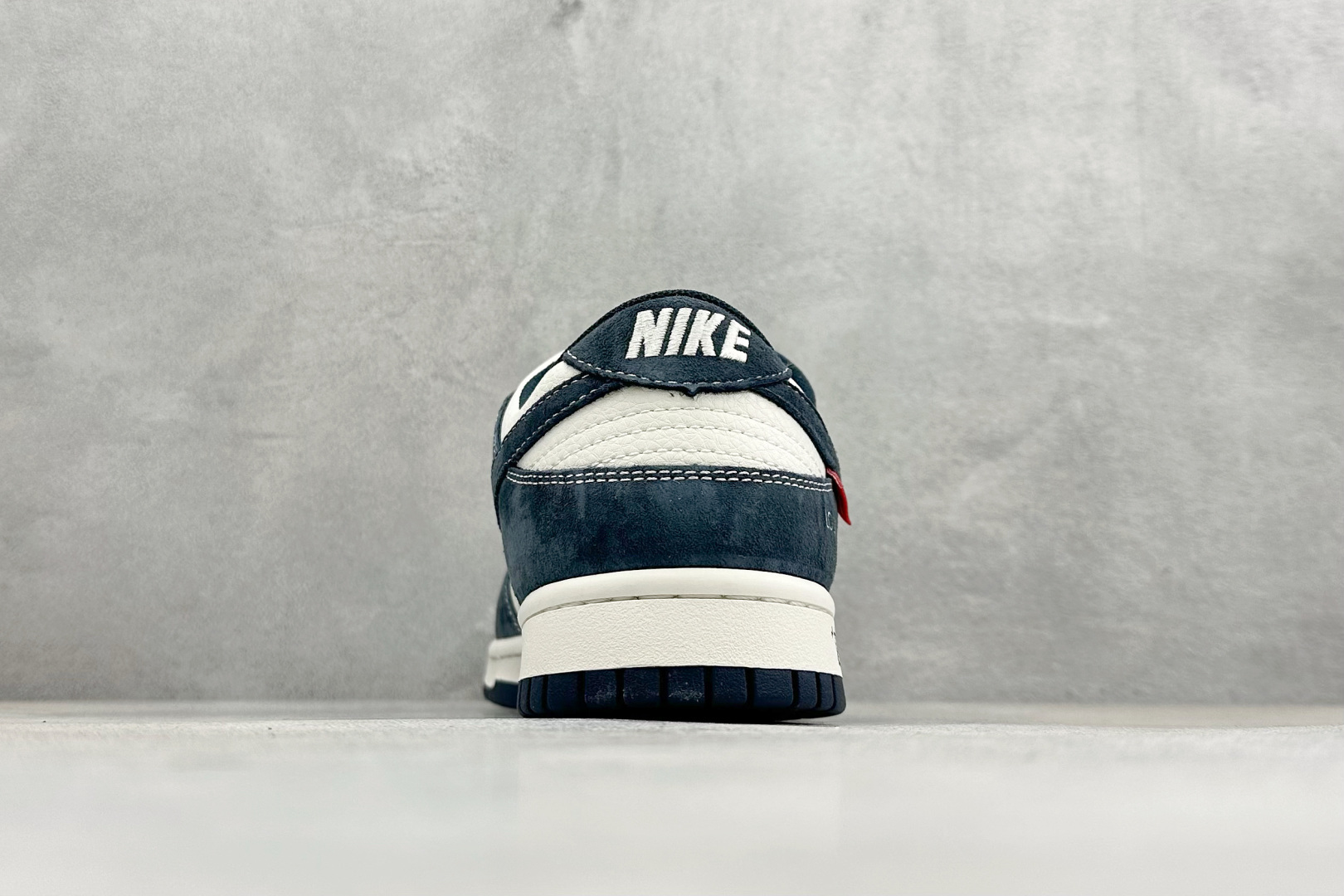Nike Dunk Low Retro LV联名 周年高端定制 低帮休闲板鞋 KG6699-F26-Top High Quatity Cheap Sneakers Fashion Clothing Clothes Bags handbags Shoes of all Brand wholesale With The best Quality And Beautiful Price from China Factory Chinese suppliers wholesaler seller Nike Dunk Low Retro LV联名 周年高端定制 低帮休闲板鞋 KG6699-F26