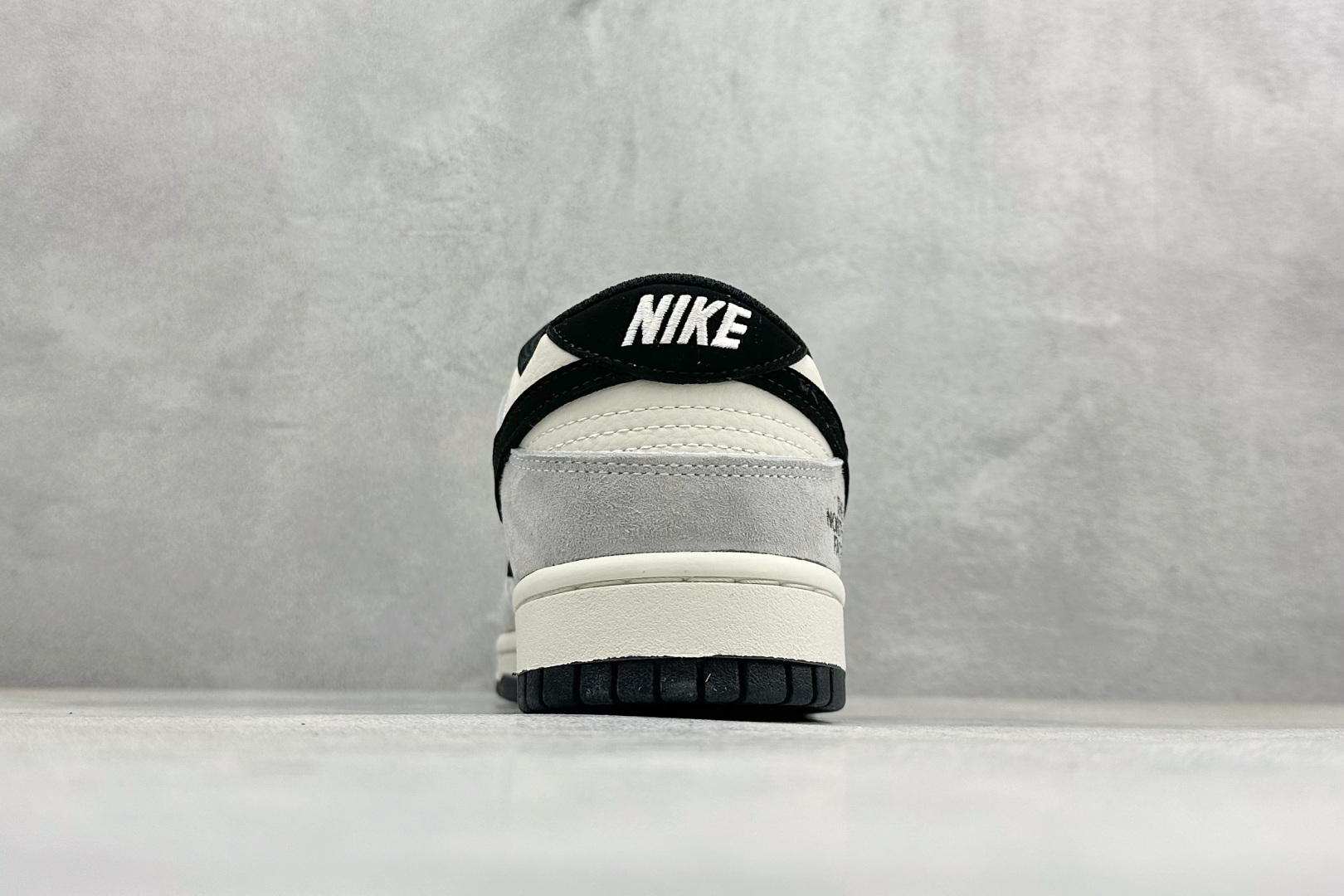 Nike Dunk Low Retro 北面联名 周年高端定制 低帮休闲板鞋 DN3168-032-Top High Quatity Cheap Sneakers Fashion Clothing Clothes Bags handbags Shoes of all Brand wholesale With The best Quality And Beautiful Price from China Factory Chinese suppliers wholesaler seller Nike Dunk Low Retro 北面联名 周年高端定制 低帮休闲板鞋 DN3168-032