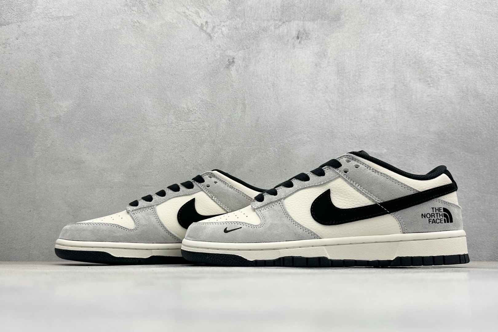 Nike Dunk Low Retro 北面联名 周年高端定制 低帮休闲板鞋 DN3168-032-Top High Quatity Cheap Sneakers Fashion Clothing Clothes Bags handbags Shoes of all Brand wholesale With The best Quality And Beautiful Price from China Factory Chinese suppliers wholesaler seller Nike Dunk Low Retro 北面联名 周年高端定制 低帮休闲板鞋 DN3168-032
