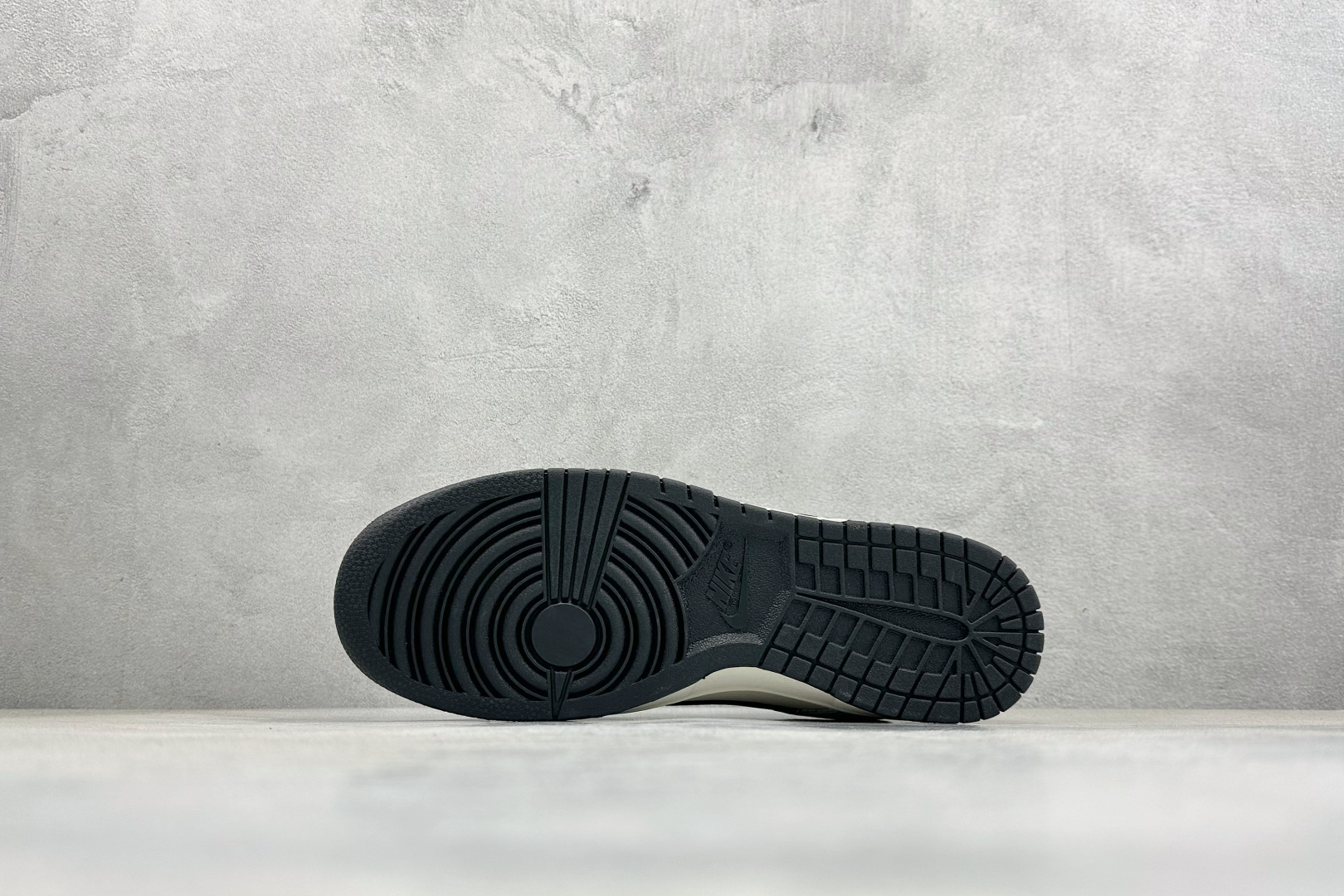 Nike Dunk Low Retro 北面联名 周年高端定制 低帮休闲板鞋 DN3168-032-Top High Quatity Cheap Sneakers Fashion Clothing Clothes Bags handbags Shoes of all Brand wholesale With The best Quality And Beautiful Price from China Factory Chinese suppliers wholesaler seller Nike Dunk Low Retro 北面联名 周年高端定制 低帮休闲板鞋 DN3168-032