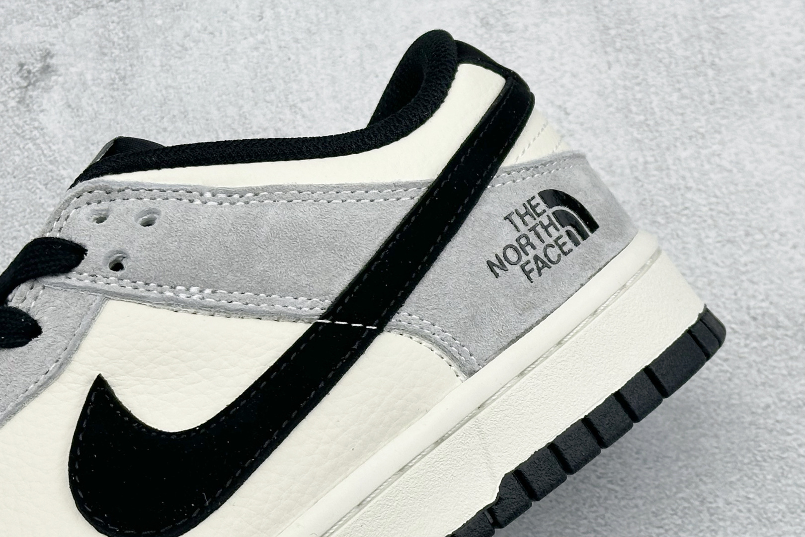 Nike Dunk Low Retro 北面联名 周年高端定制 低帮休闲板鞋 DN3168-032-Top High Quatity Cheap Sneakers Fashion Clothing Clothes Bags handbags Shoes of all Brand wholesale With The best Quality And Beautiful Price from China Factory Chinese suppliers wholesaler seller Nike Dunk Low Retro 北面联名 周年高端定制 低帮休闲板鞋 DN3168-032