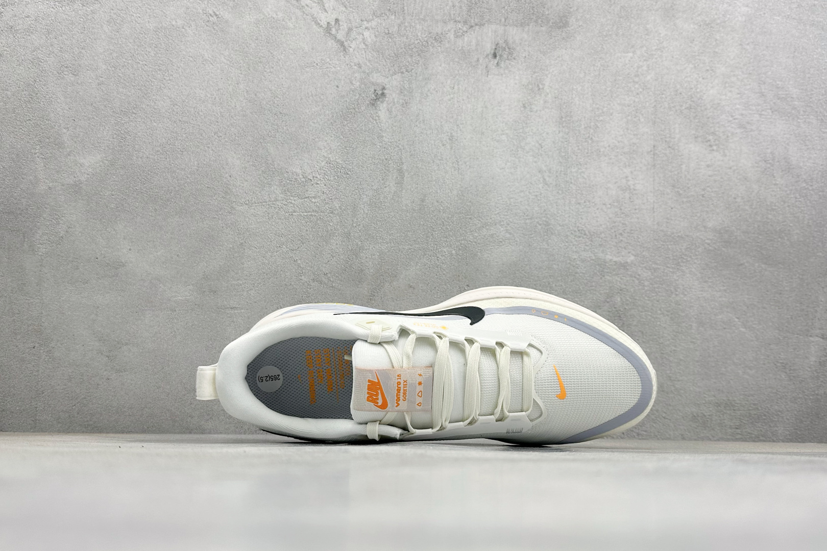 Nike VOMERO 18 GTX 耐克 舒适减震防滑 低帮跑步鞋 HQ7002-100-Top High Quatity Cheap Sneakers Fashion Clothing Clothes Bags handbags Shoes of all Brand wholesale With The best Quality And Beautiful Price from China Factory Chinese suppliers wholesaler seller Nike VOMERO 18 GTX 耐克 舒适减震防滑 低帮跑步鞋 HQ7002-100