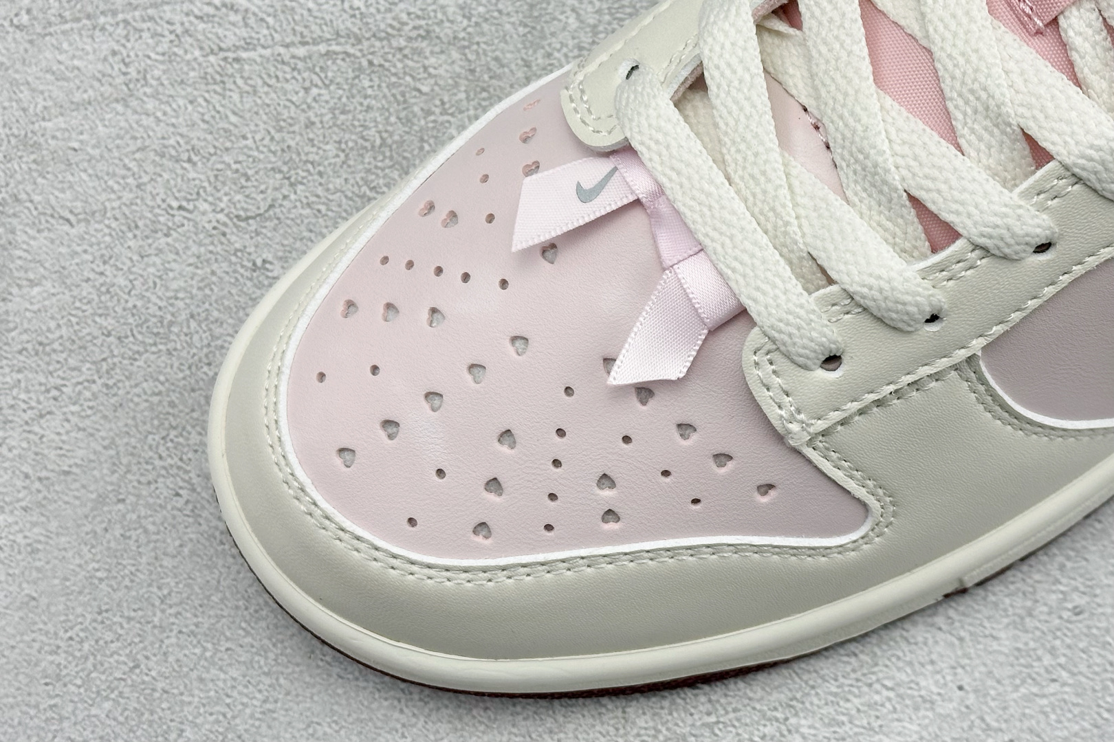 礼盒装 Nike SB Dunk Low“情人节限定发售 奶白 IQ1145-610-Top High Quatity Cheap Sneakers Fashion Clothing Clothes Bags handbags Shoes of all Brand wholesale With The best Quality And Beautiful Price from China Factory Chinese suppliers wholesaler seller 礼盒装 Nike SB Dunk Low“情人节限定发售 奶白 IQ1145-610