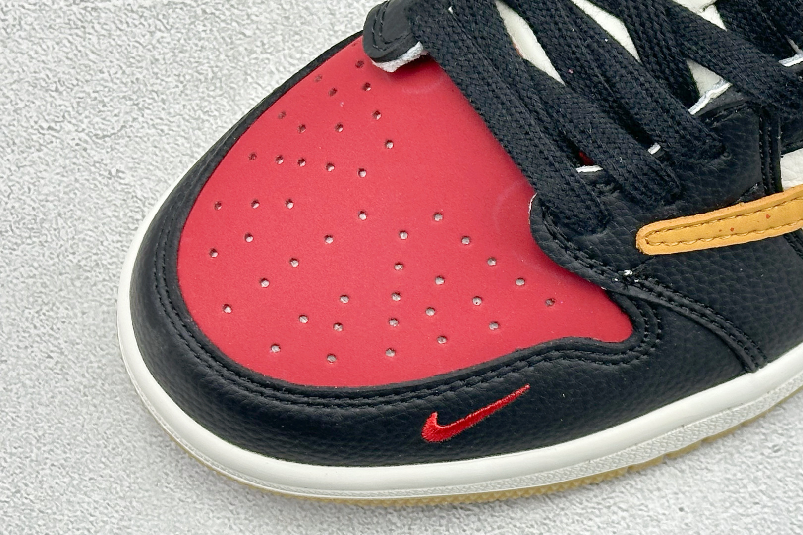 Air Jordan 1 Low AJ1 乔1 马年限定 高端定制 倒钩低帮复古篮球鞋 DZ2688-128-Top High Quatity Cheap Sneakers Fashion Clothing Clothes Bags handbags Shoes of all Brand wholesale With The best Quality And Beautiful Price from China Factory Chinese suppliers wholesaler seller Air Jordan 1 Low AJ1 乔1 马年限定 高端定制 倒钩低帮复古篮球鞋 DZ2688-128
