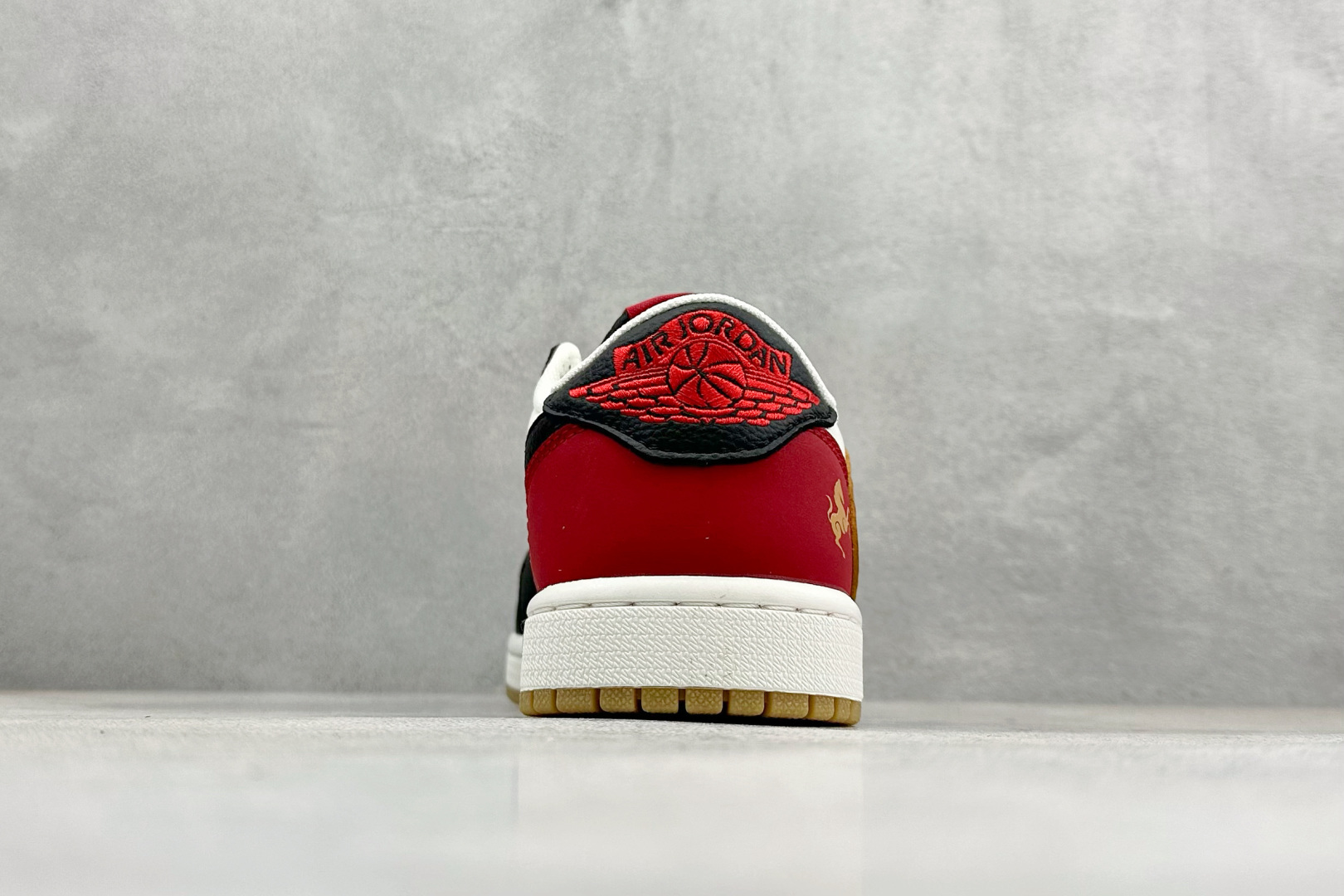 Air Jordan 1 Low AJ1 乔1 马年限定 高端定制 倒钩低帮复古篮球鞋 DZ2688-128-Top High Quatity Cheap Sneakers Fashion Clothing Clothes Bags handbags Shoes of all Brand wholesale With The best Quality And Beautiful Price from China Factory Chinese suppliers wholesaler seller Air Jordan 1 Low AJ1 乔1 马年限定 高端定制 倒钩低帮复古篮球鞋 DZ2688-128