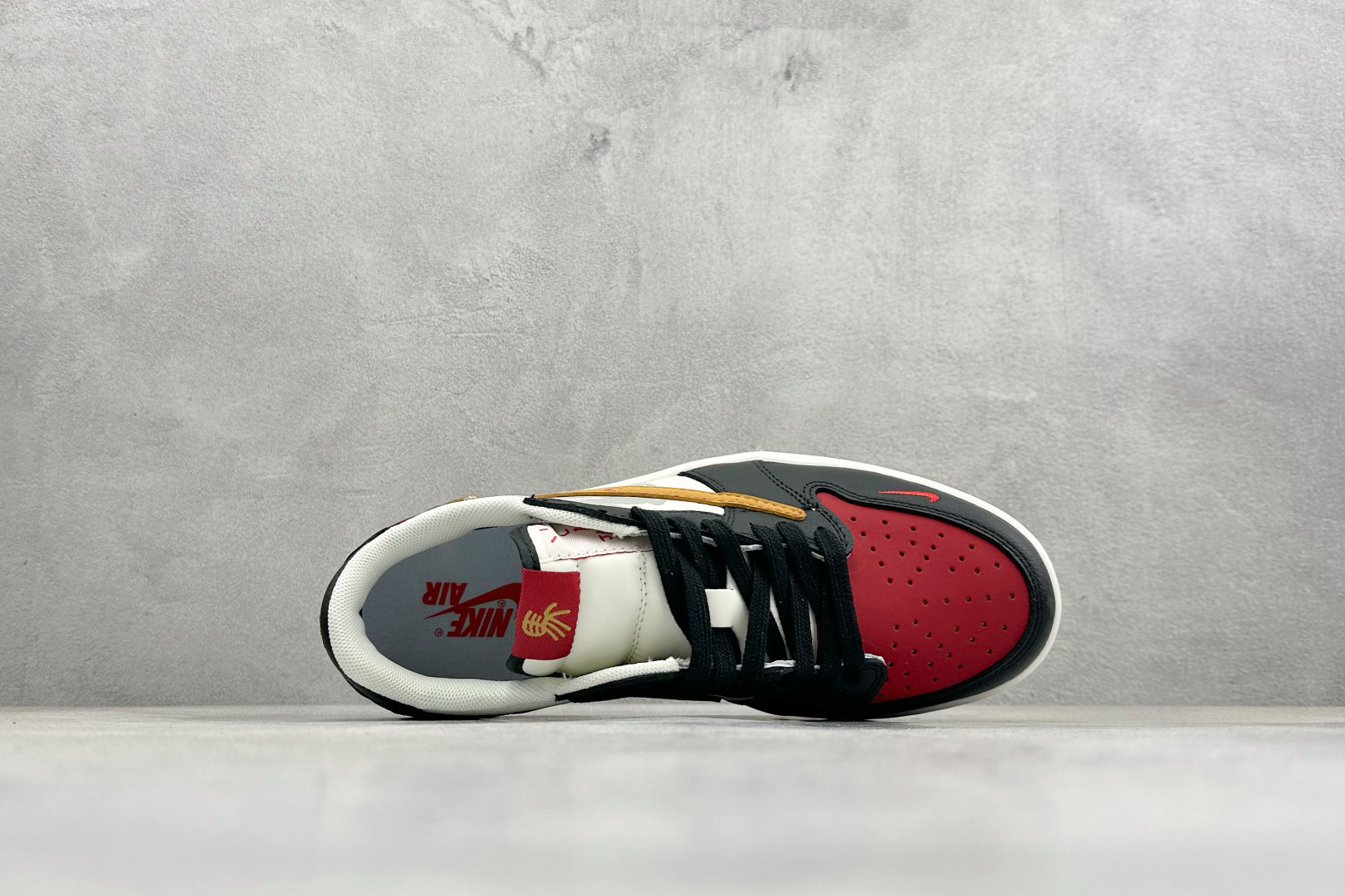 Air Jordan 1 Low AJ1 乔1 马年限定 高端定制 倒钩低帮复古篮球鞋 DZ2688-128-Top High Quatity Cheap Sneakers Fashion Clothing Clothes Bags handbags Shoes of all Brand wholesale With The best Quality And Beautiful Price from China Factory Chinese suppliers wholesaler seller Air Jordan 1 Low AJ1 乔1 马年限定 高端定制 倒钩低帮复古篮球鞋 DZ2688-128
