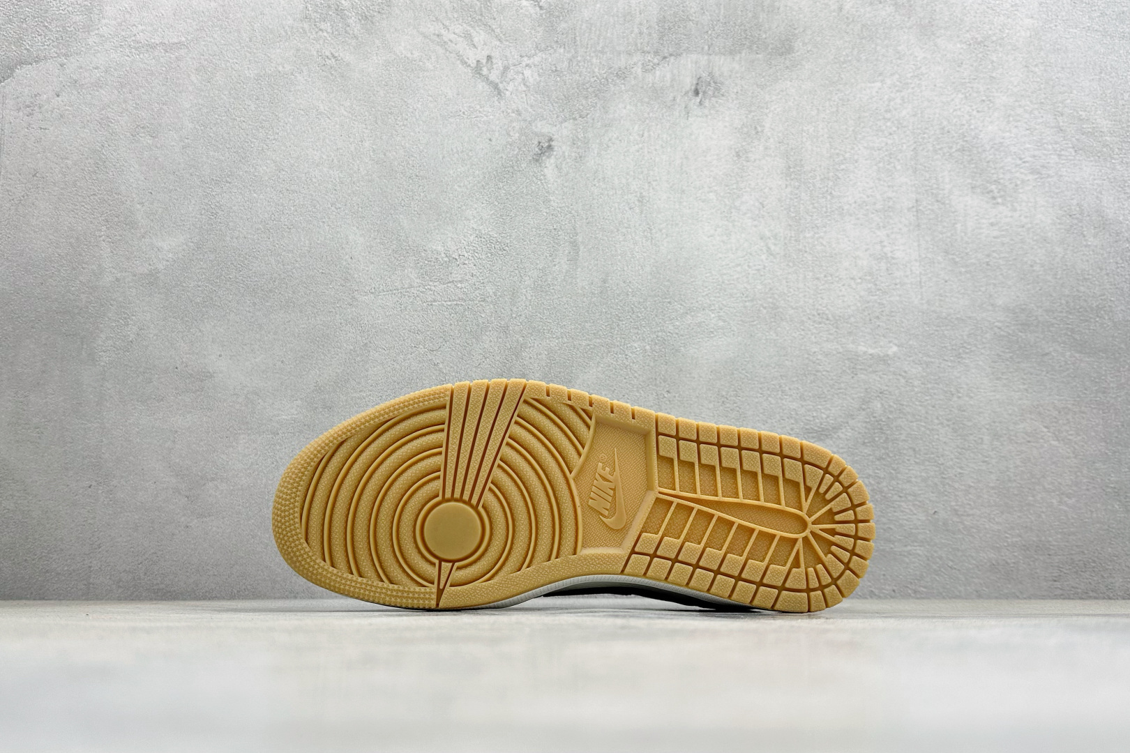 Air Jordan 1 Low AJ1 乔1 马年限定 高端定制 倒钩低帮复古篮球鞋 DZ2688-128-Top High Quatity Cheap Sneakers Fashion Clothing Clothes Bags handbags Shoes of all Brand wholesale With The best Quality And Beautiful Price from China Factory Chinese suppliers wholesaler seller Air Jordan 1 Low AJ1 乔1 马年限定 高端定制 倒钩低帮复古篮球鞋 DZ2688-128