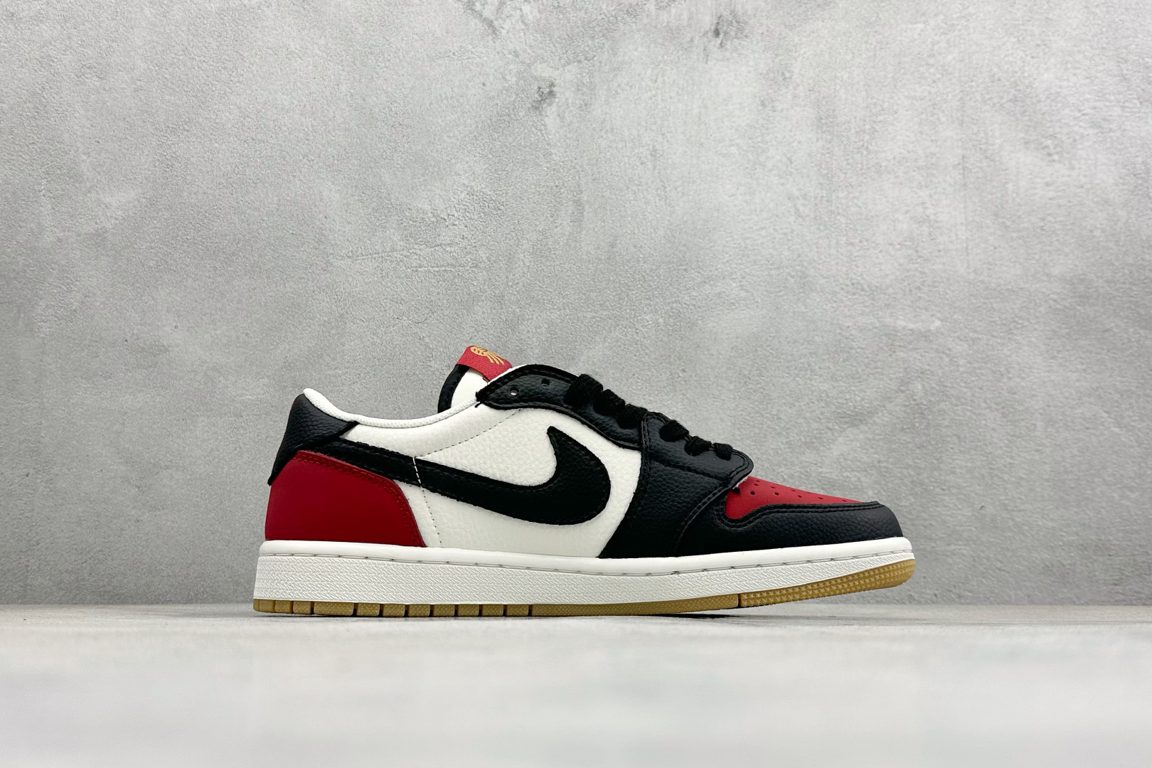 Air Jordan 1 Low AJ1 乔1 马年限定 高端定制 倒钩低帮复古篮球鞋 DZ2688-128-Top High Quatity Cheap Sneakers Fashion Clothing Clothes Bags handbags Shoes of all Brand wholesale With The best Quality And Beautiful Price from China Factory Chinese suppliers wholesaler seller Air Jordan 1 Low AJ1 乔1 马年限定 高端定制 倒钩低帮复古篮球鞋 DZ2688-128