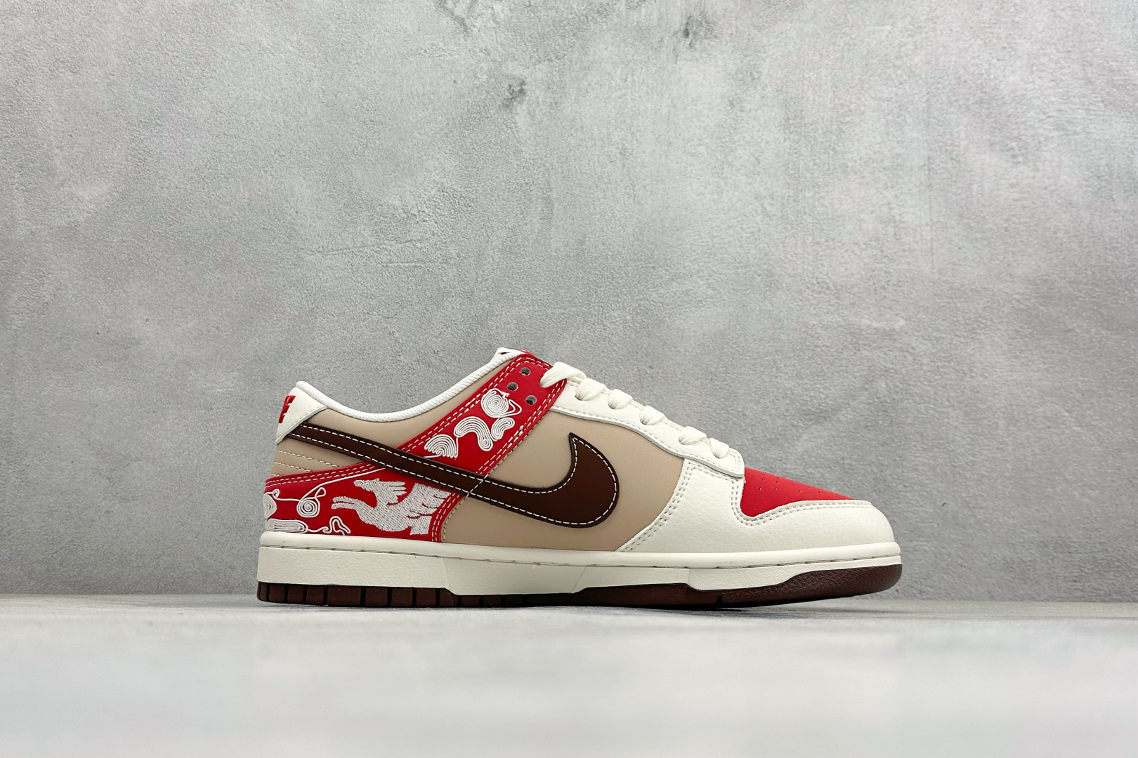 Nike SB Dunk Low RETRO 马年限定 高端定制 低帮休闲板鞋 JY6988-144