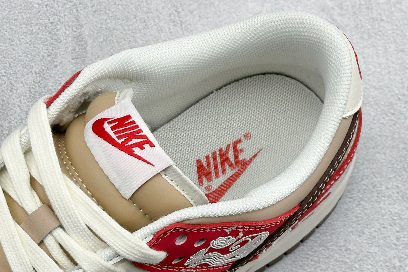Nike SB Dunk Low RETRO 马年限定 高端定制 低帮休闲板鞋 JY6988-144