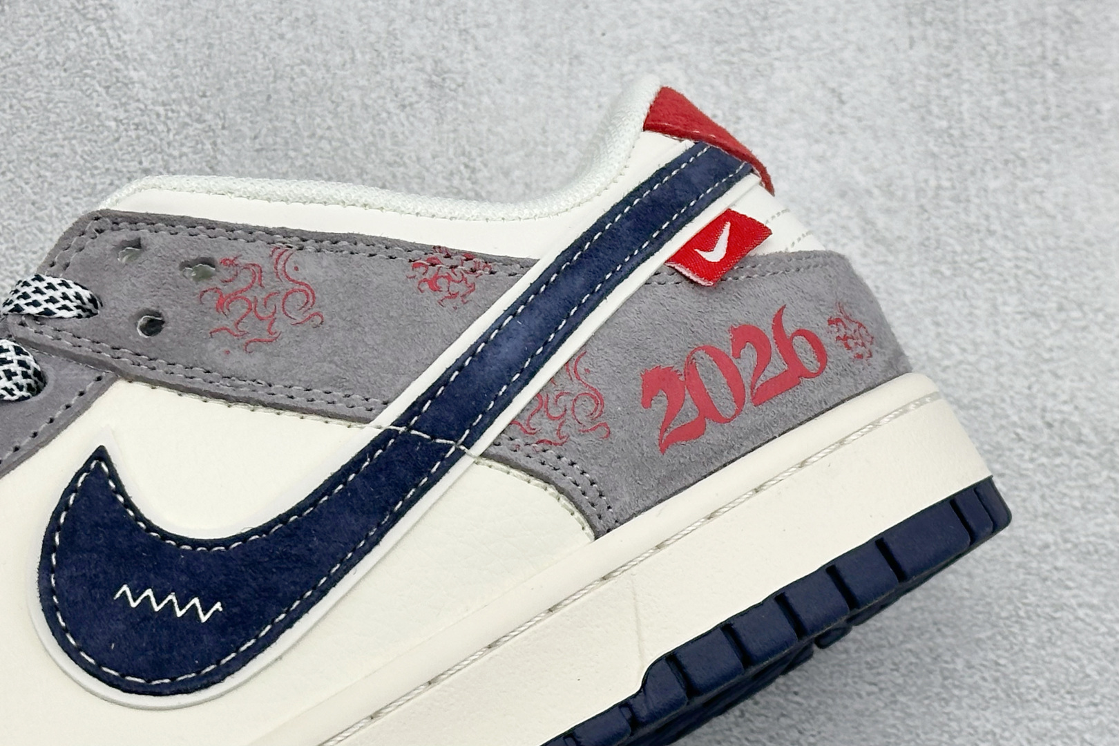 Nike SB Dunk Low RETRO 马年限定 高端定制 低帮休闲板鞋 YX5066-402 Nike SB Dunk Low RETRO 马年限定 高端定制 低帮休闲板鞋 YX5066-402