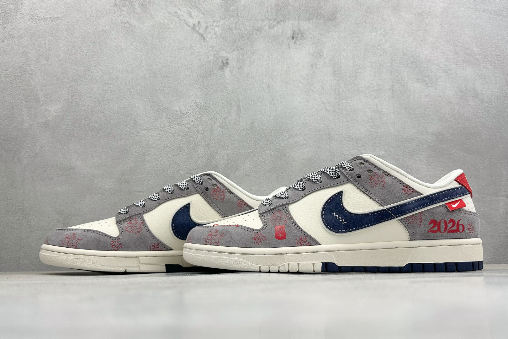 Nike SB Dunk Low RETRO 马年限定 高端定制 低帮休闲板鞋 YX5066-402 Nike SB Dunk Low RETRO 马年限定 高端定制 低帮休闲板鞋 YX5066-402