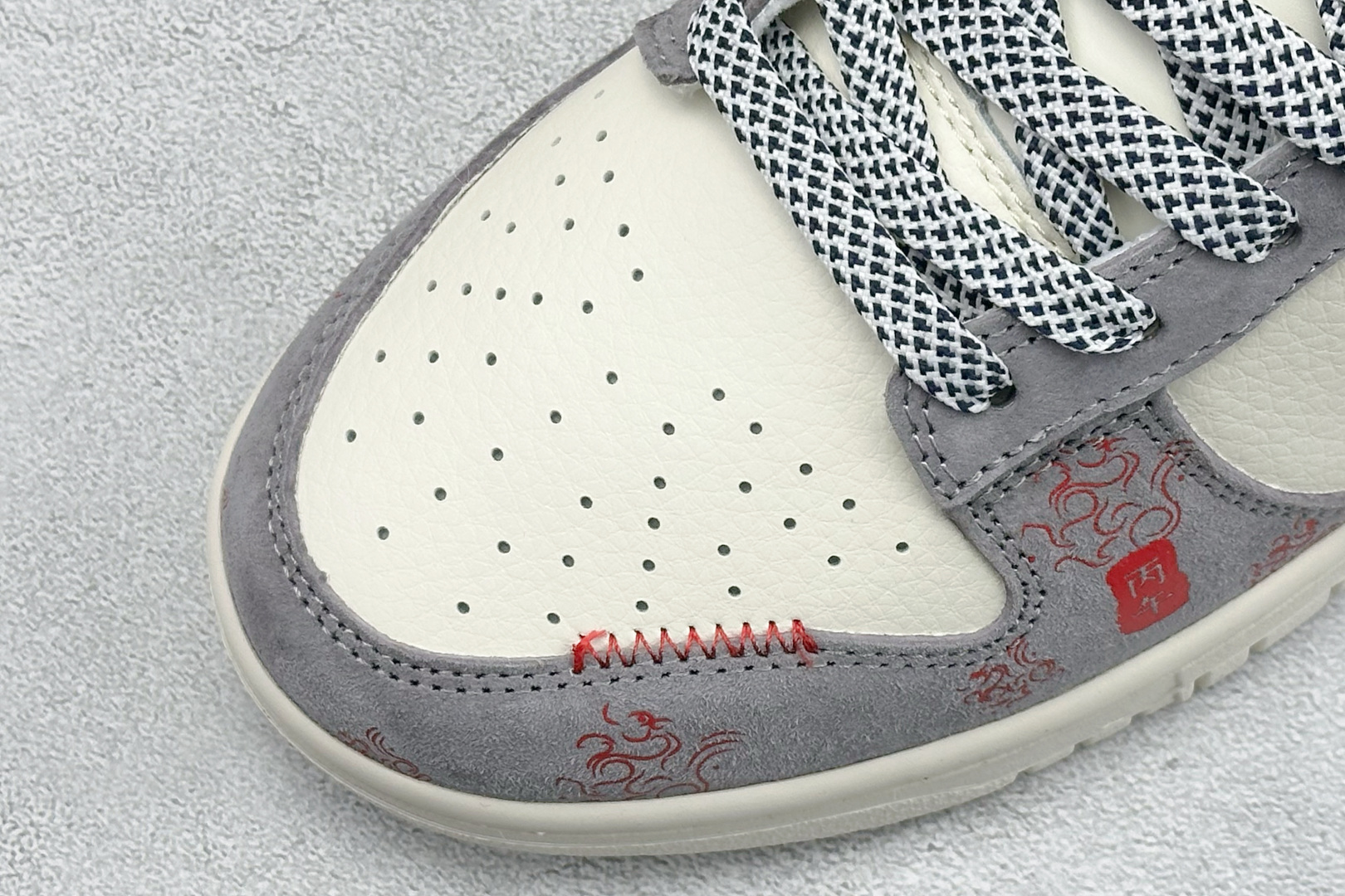 Nike SB Dunk Low RETRO 马年限定 高端定制 低帮休闲板鞋 YX5066-402 Nike SB Dunk Low RETRO 马年限定 高端定制 低帮休闲板鞋 YX5066-402