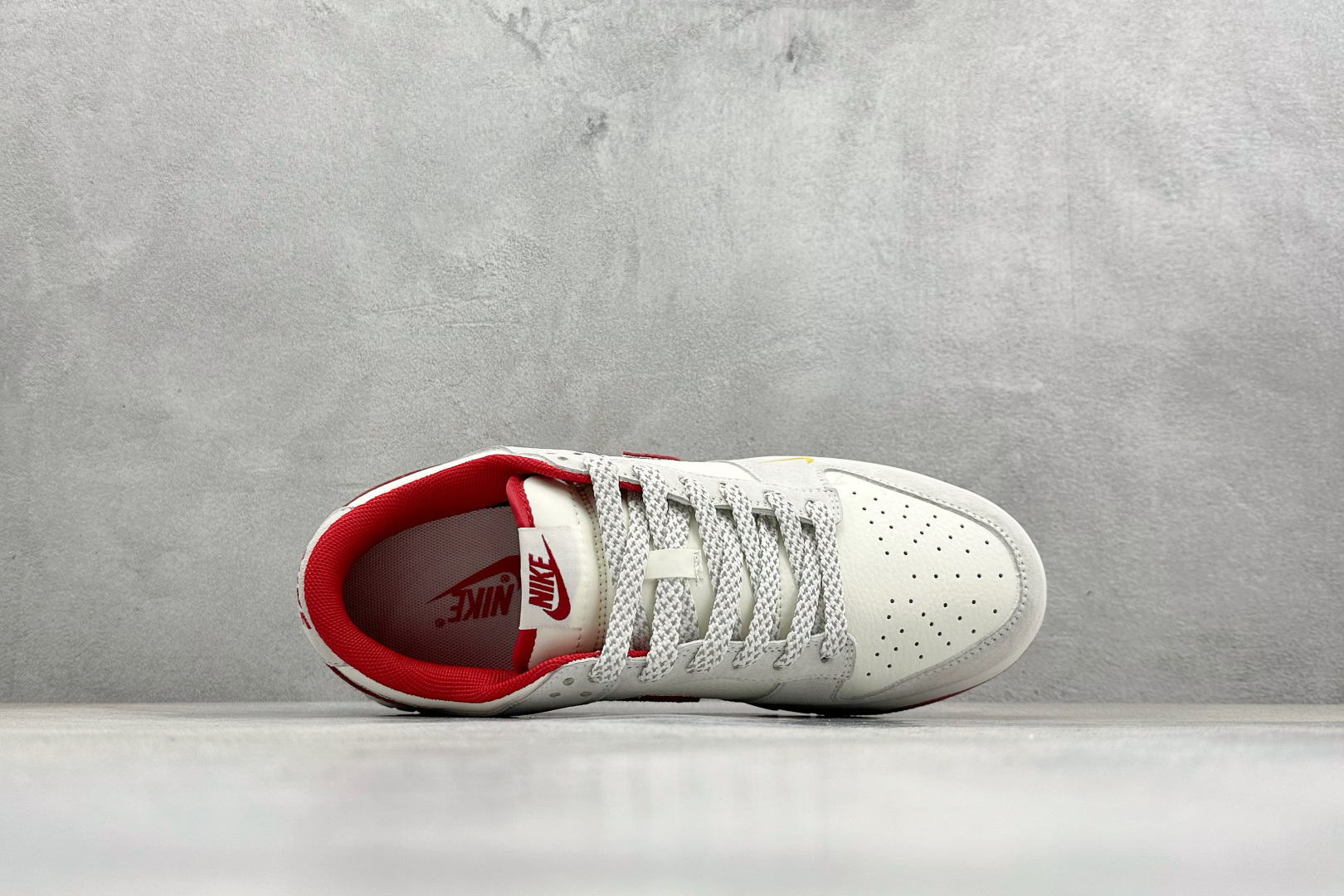 Nike SB Dunk Low RETRO 马年限定 高端定制 低帮休闲板鞋 CS1688-137 Nike SB Dunk Low RETRO 马年限定 高端定制 低帮休闲板鞋 CS1688-137