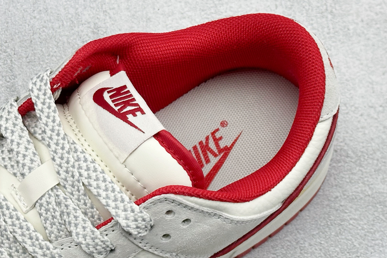Nike SB Dunk Low RETRO 马年限定 高端定制 低帮休闲板鞋 CS1688-137 Nike SB Dunk Low RETRO 马年限定 高端定制 低帮休闲板鞋 CS1688-137