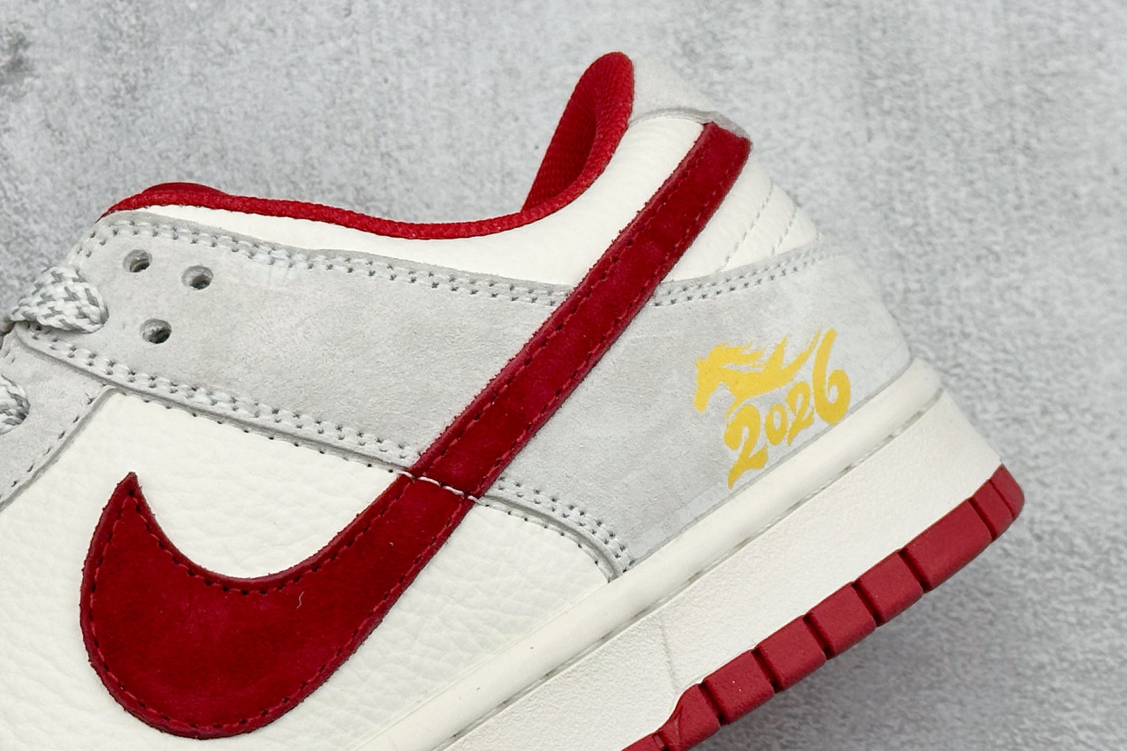 Nike SB Dunk Low RETRO 马年限定 高端定制 低帮休闲板鞋 CS1688-137 Nike SB Dunk Low RETRO 马年限定 高端定制 低帮休闲板鞋 CS1688-137