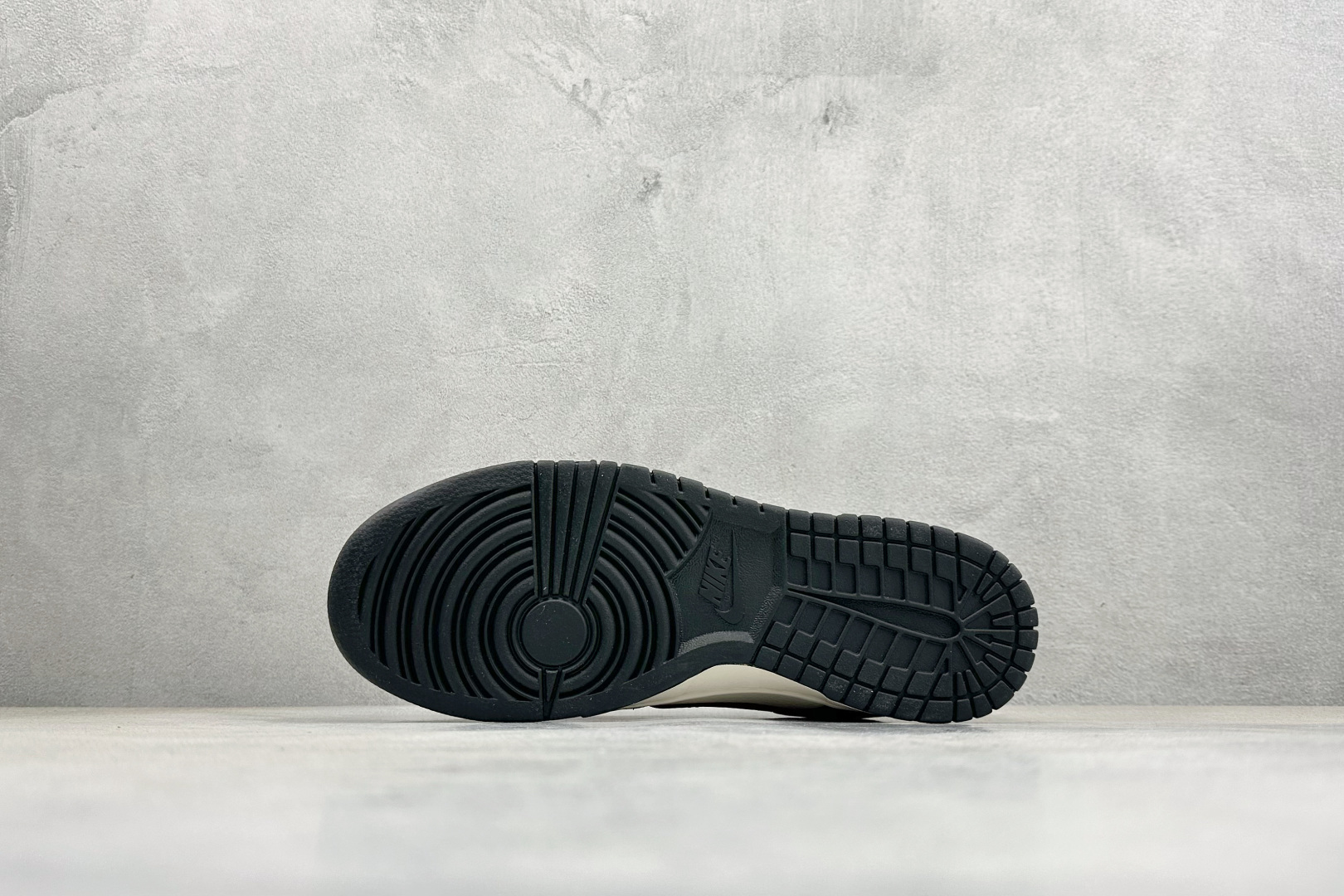 Nike SB Dunk Low“马年联名限定-红祥云纹”经典 Dunk Low HG0026-003-Top High Quatity Cheap Sneakers Fashion Clothing Clothes Bags handbags Shoes of all Brand wholesale With The best Quality And Beautiful Price from China Factory Chinese suppliers wholesaler seller Nike SB Dunk Low“马年联名限定-红祥云纹”经典 Dunk Low HG0026-003