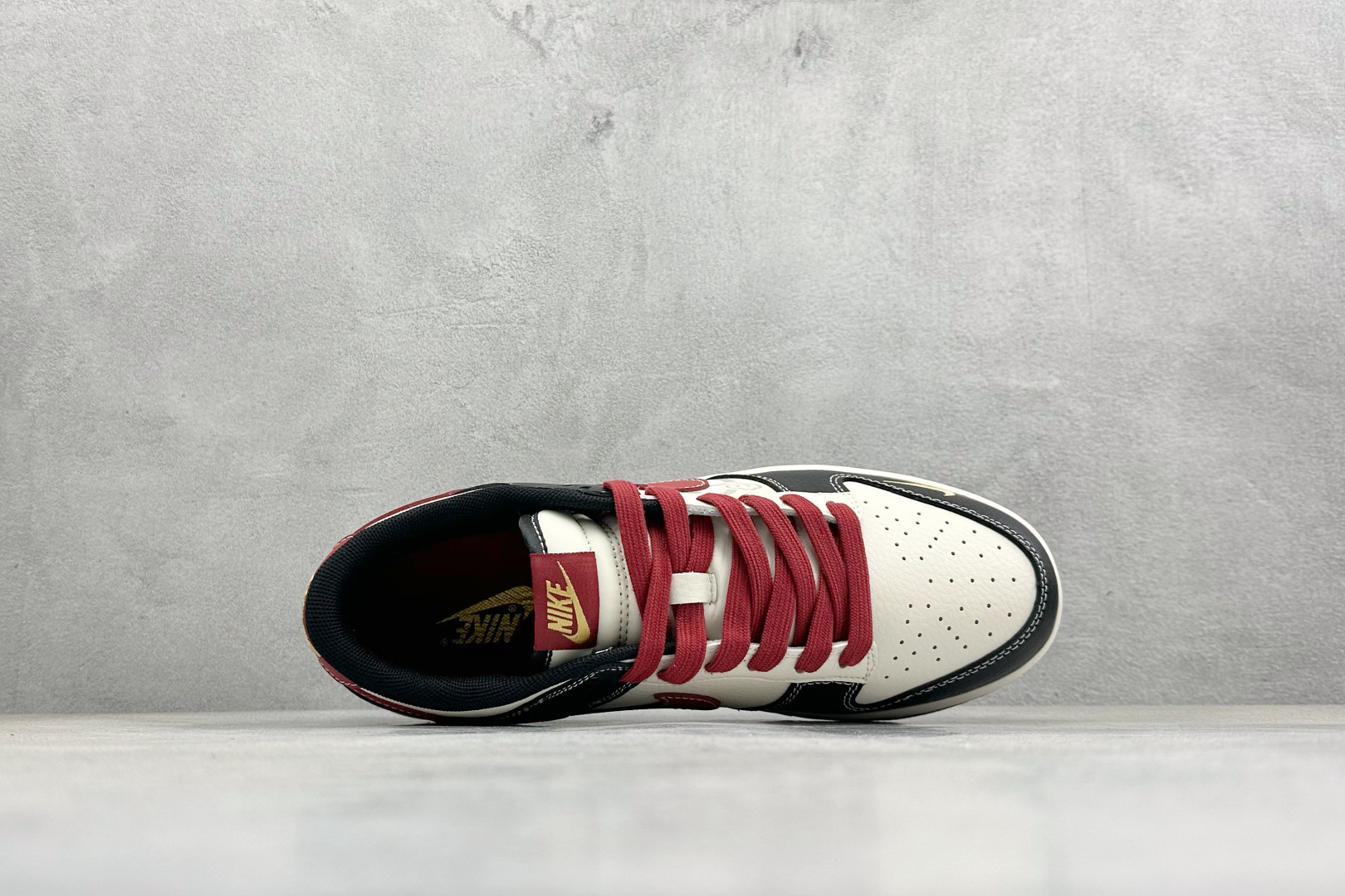 Nike SB Dunk Low“马年联名限定-红祥云纹”经典 Dunk Low HG0026-003-Top High Quatity Cheap Sneakers Fashion Clothing Clothes Bags handbags Shoes of all Brand wholesale With The best Quality And Beautiful Price from China Factory Chinese suppliers wholesaler seller Nike SB Dunk Low“马年联名限定-红祥云纹”经典 Dunk Low HG0026-003