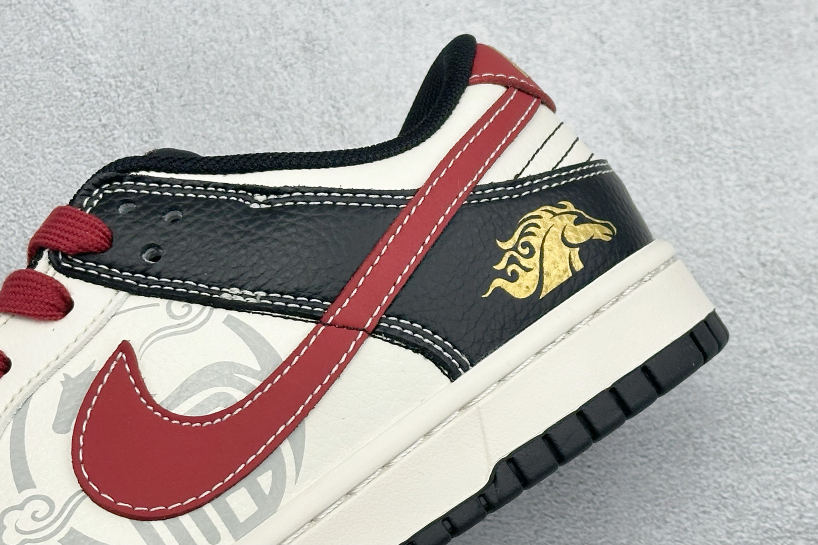 Nike SB Dunk Low“马年联名限定-红祥云纹”经典 Dunk Low HG0026-003-Top High Quatity Cheap Sneakers Fashion Clothing Clothes Bags handbags Shoes of all Brand wholesale With The best Quality And Beautiful Price from China Factory Chinese suppliers wholesaler seller Nike SB Dunk Low“马年联名限定-红祥云纹”经典 Dunk Low HG0026-003