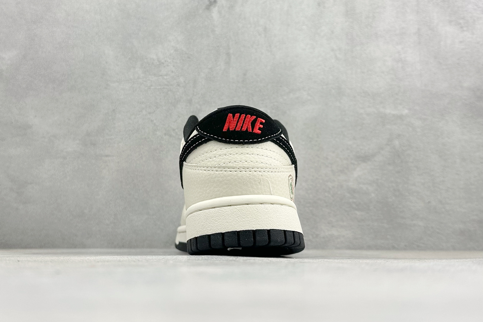 Nike SB Dunk Low RETRO 联名 高端定制 低帮休闲板鞋 SJ8888-009-Top High Quatity Cheap Sneakers Fashion Clothing Clothes Bags handbags Shoes of all Brand wholesale With The best Quality And Beautiful Price from China Factory Chinese suppliers wholesaler seller Nike SB Dunk Low RETRO 联名 高端定制 低帮休闲板鞋 SJ8888-009