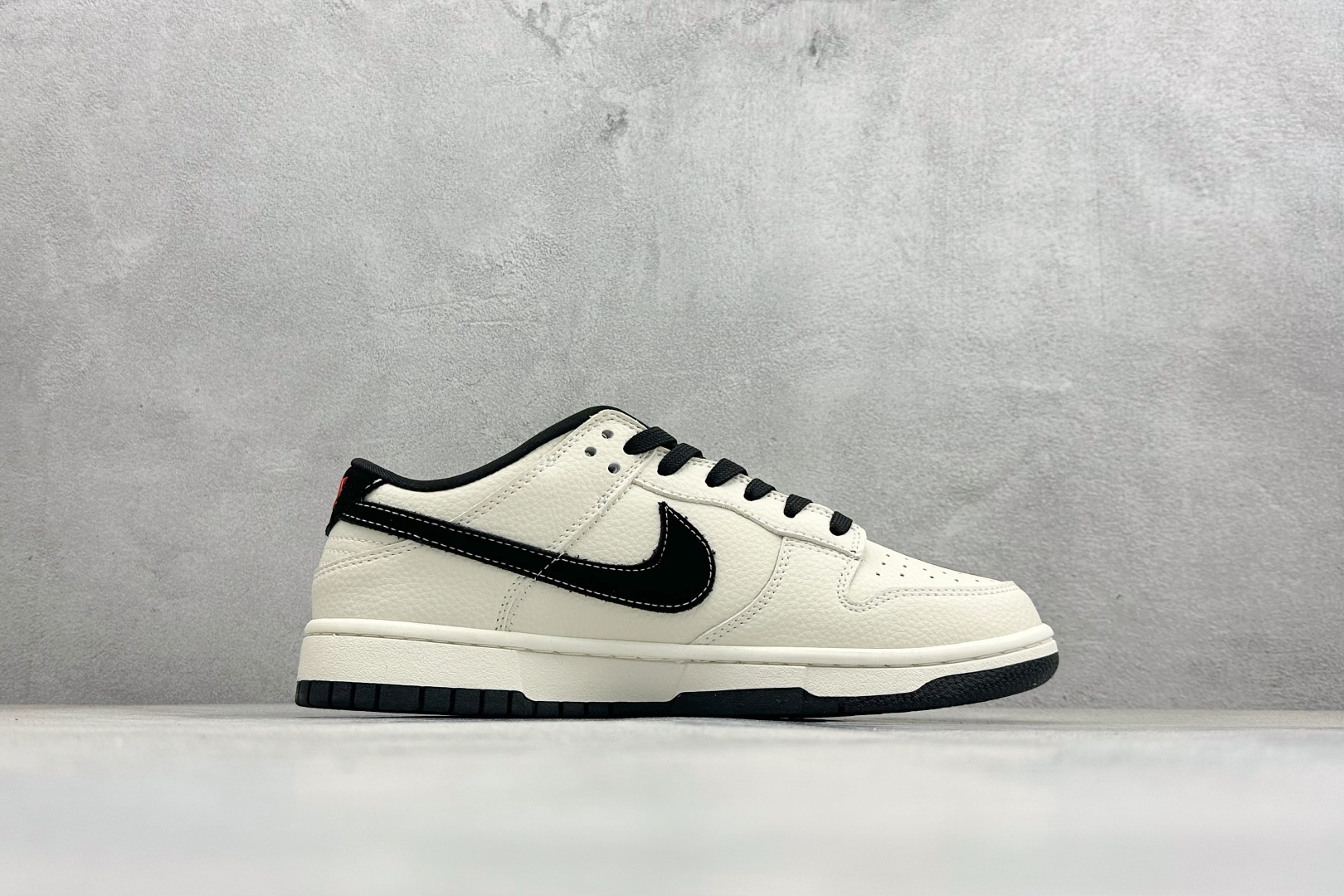 Nike SB Dunk Low RETRO 联名 高端定制 低帮休闲板鞋 SJ8888-009-Top High Quatity Cheap Sneakers Fashion Clothing Clothes Bags handbags Shoes of all Brand wholesale With The best Quality And Beautiful Price from China Factory Chinese suppliers wholesaler seller Nike SB Dunk Low RETRO 联名 高端定制 低帮休闲板鞋 SJ8888-009