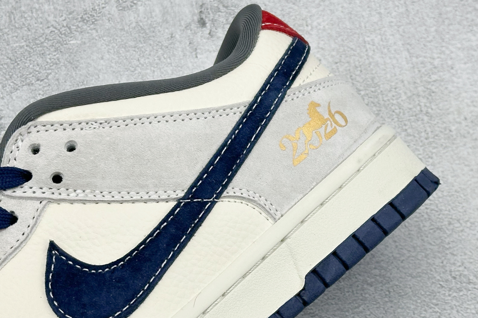 Nike SB Dunk Low RETRO 马年限定 高端定制 低帮休闲板鞋 MN1688-112 Nike SB Dunk Low RETRO 马年限定 高端定制 低帮休闲板鞋 MN1688-112