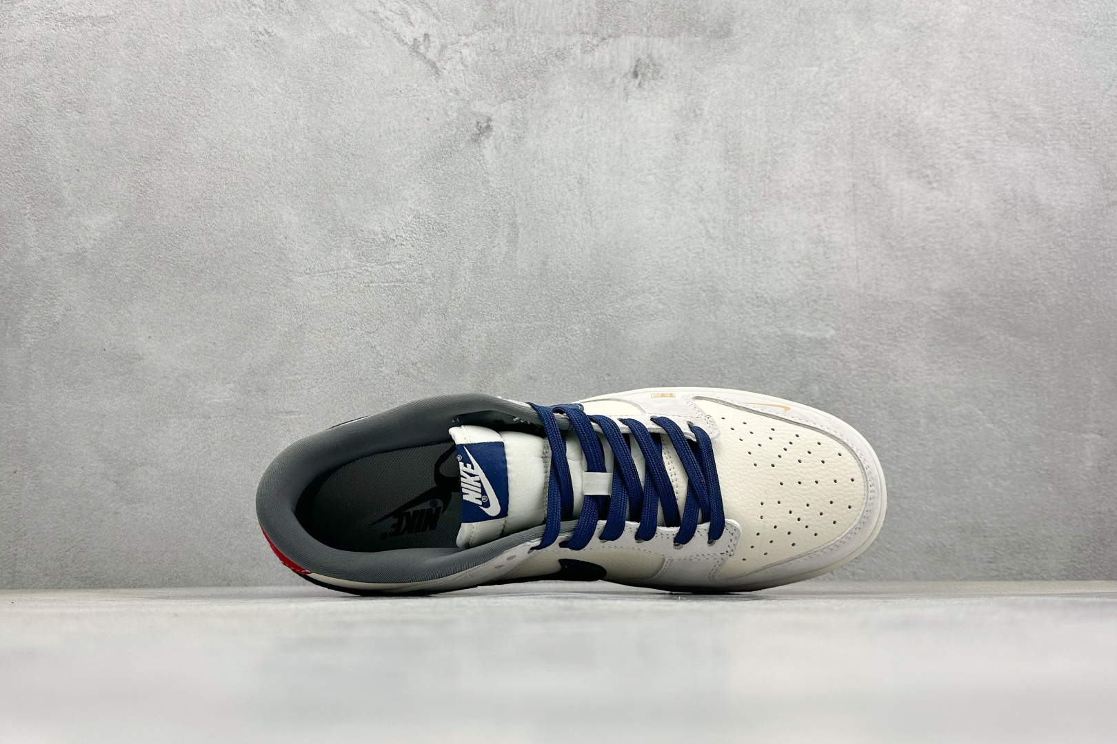 Nike SB Dunk Low RETRO 马年限定 高端定制 低帮休闲板鞋 MN1688-112 Nike SB Dunk Low RETRO 马年限定 高端定制 低帮休闲板鞋 MN1688-112