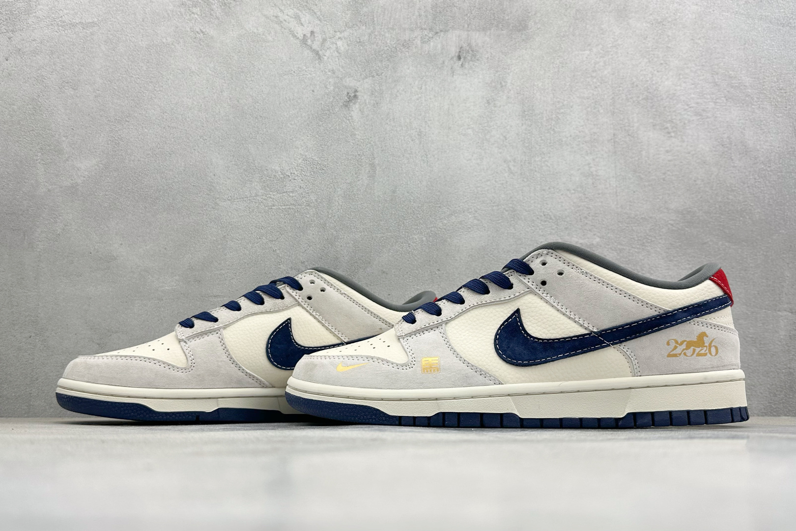 Nike SB Dunk Low RETRO 马年限定 高端定制 低帮休闲板鞋 MN1688-112 Nike SB Dunk Low RETRO 马年限定 高端定制 低帮休闲板鞋 MN1688-112
