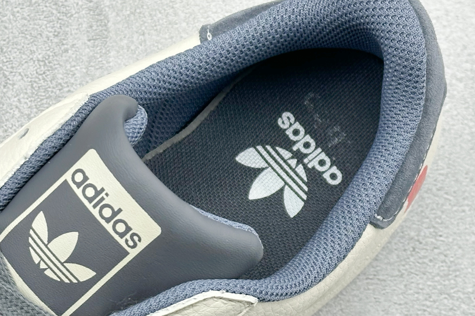 AD Originals Super马年限定 贝壳头板鞋 SD6828-Top High Quatity Cheap Sneakers Fashion Clothing Clothes Bags handbags Shoes of all Brand wholesale With The best Quality And Beautiful Price from China Factory Chinese suppliers wholesaler seller AD Originals Super马年限定 贝壳头板鞋 SD6828