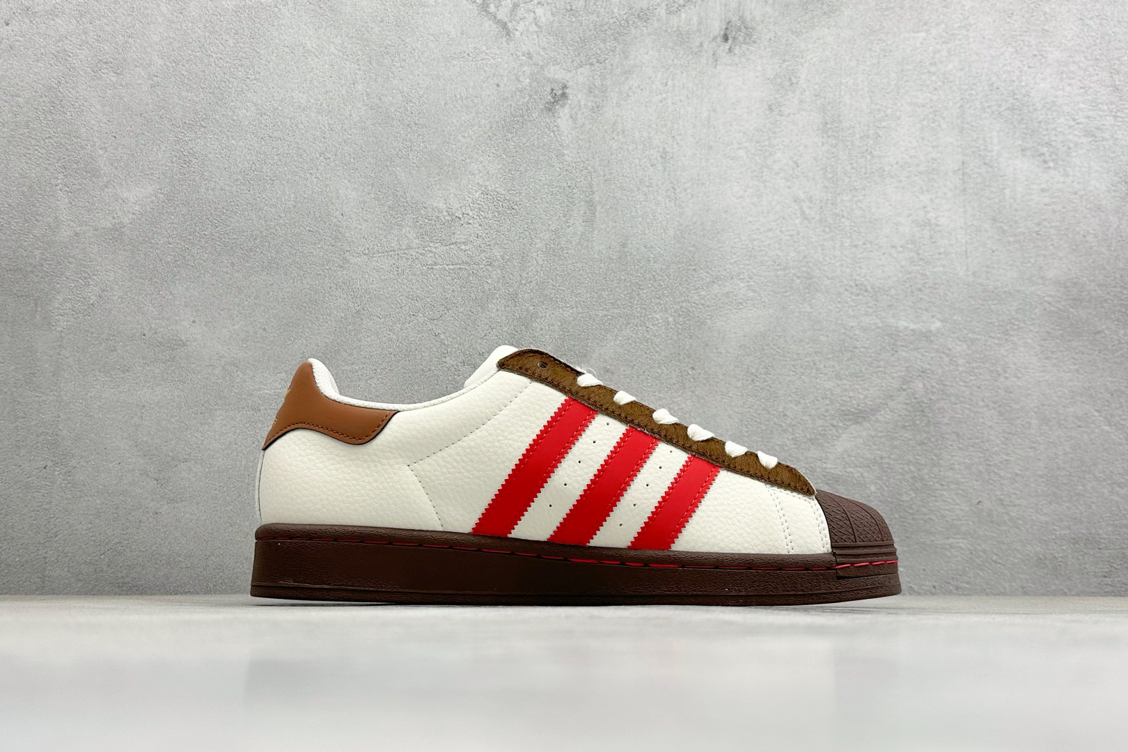 AD Originals Super2026 马年限定 贝壳头板鞋 JY8924-Top High Quatity Cheap Sneakers Fashion Clothing Clothes Bags handbags Shoes of all Brand wholesale With The best Quality And Beautiful Price from China Factory Chinese suppliers wholesaler seller AD Originals Super2026 马年限定 贝壳头板鞋 JY8924