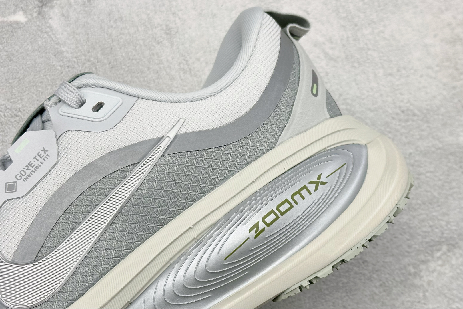NK Vomero 18 GTX 舒适百搭网面透气休闲跑步鞋 HQ7001-003-Top High Quatity Cheap Sneakers Fashion Clothing Clothes Bags handbags Shoes of all Brand wholesale With The best Quality And Beautiful Price from China Factory Chinese suppliers wholesaler seller NK Vomero 18 GTX 舒适百搭网面透气休闲跑步鞋 HQ7001-003