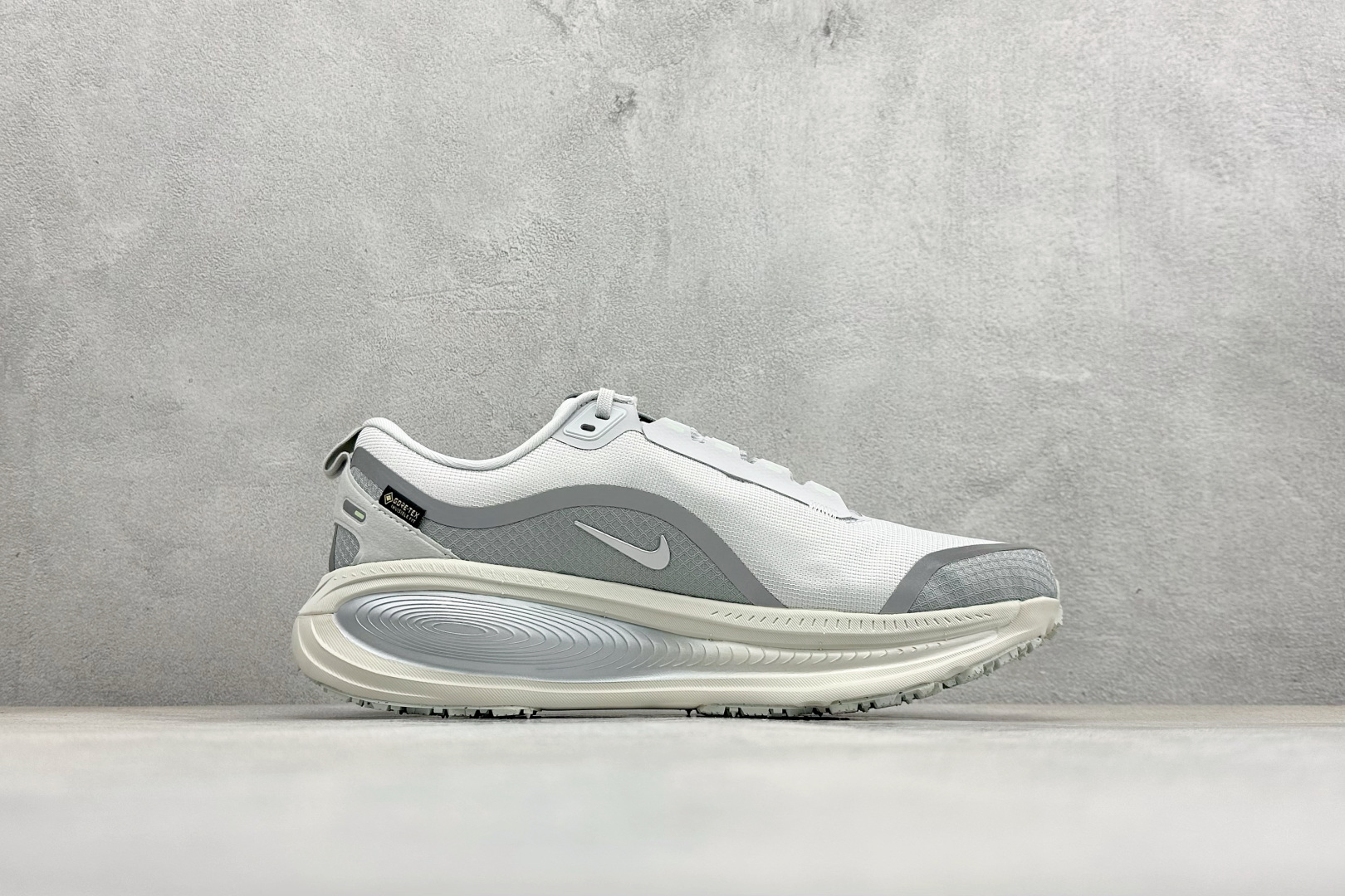 NK Vomero 18 GTX 舒适百搭网面透气休闲跑步鞋 HQ7001-003-Top High Quatity Cheap Sneakers Fashion Clothing Clothes Bags handbags Shoes of all Brand wholesale With The best Quality And Beautiful Price from China Factory Chinese suppliers wholesaler seller NK Vomero 18 GTX 舒适百搭网面透气休闲跑步鞋 HQ7001-003