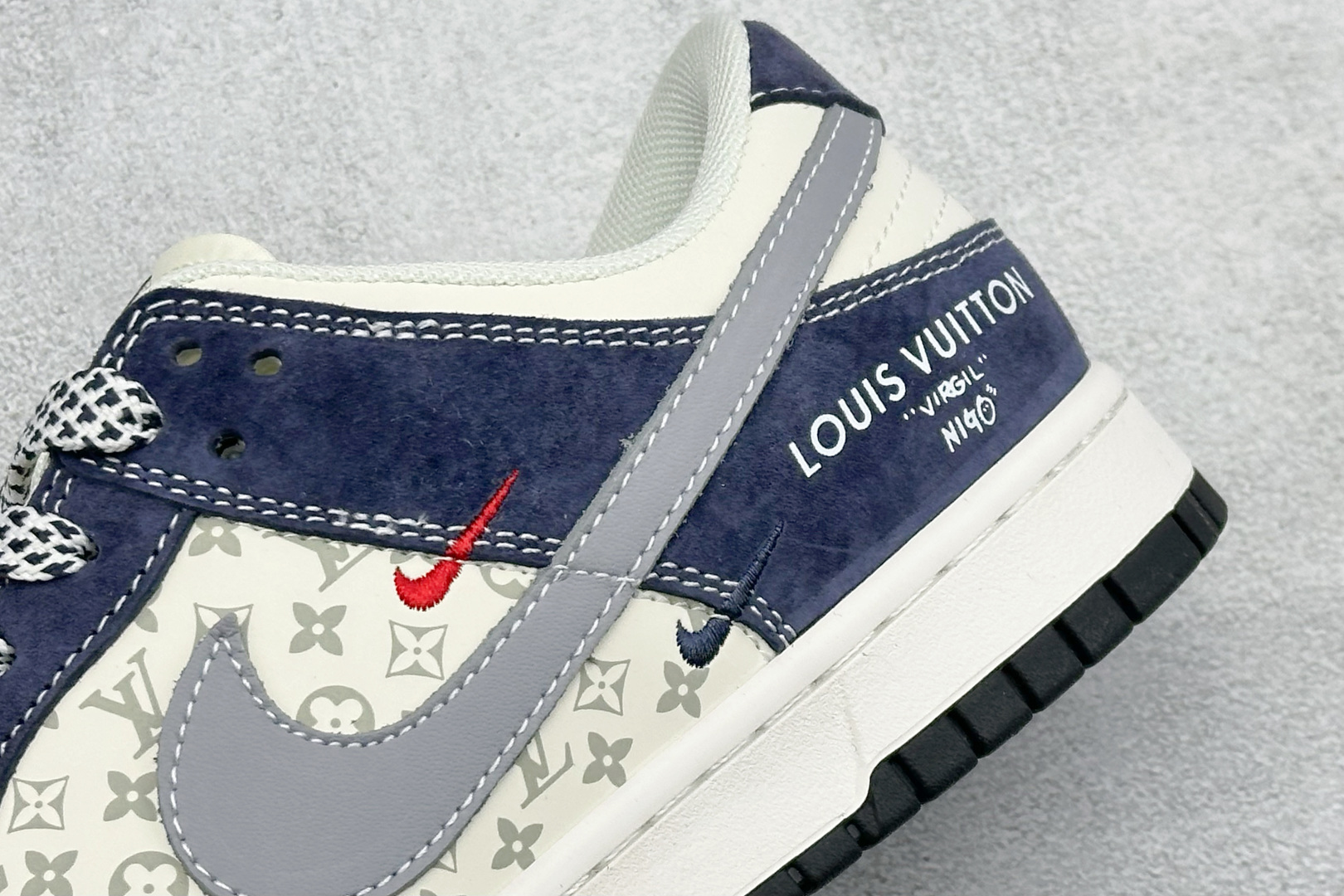 Nike Dunk Low Retro LV联名 周年高端定制 低帮休闲板鞋 KG6699-F12 Nike Dunk Low Retro LV联名 周年高端定制 低帮休闲板鞋 KG6699-F12
