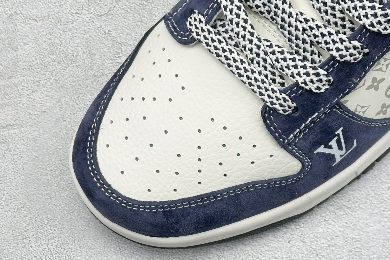 Nike Dunk Low Retro LV联名 周年高端定制 低帮休闲板鞋 KG6699-F12 Nike Dunk Low Retro LV联名 周年高端定制 低帮休闲板鞋 KG6699-F12
