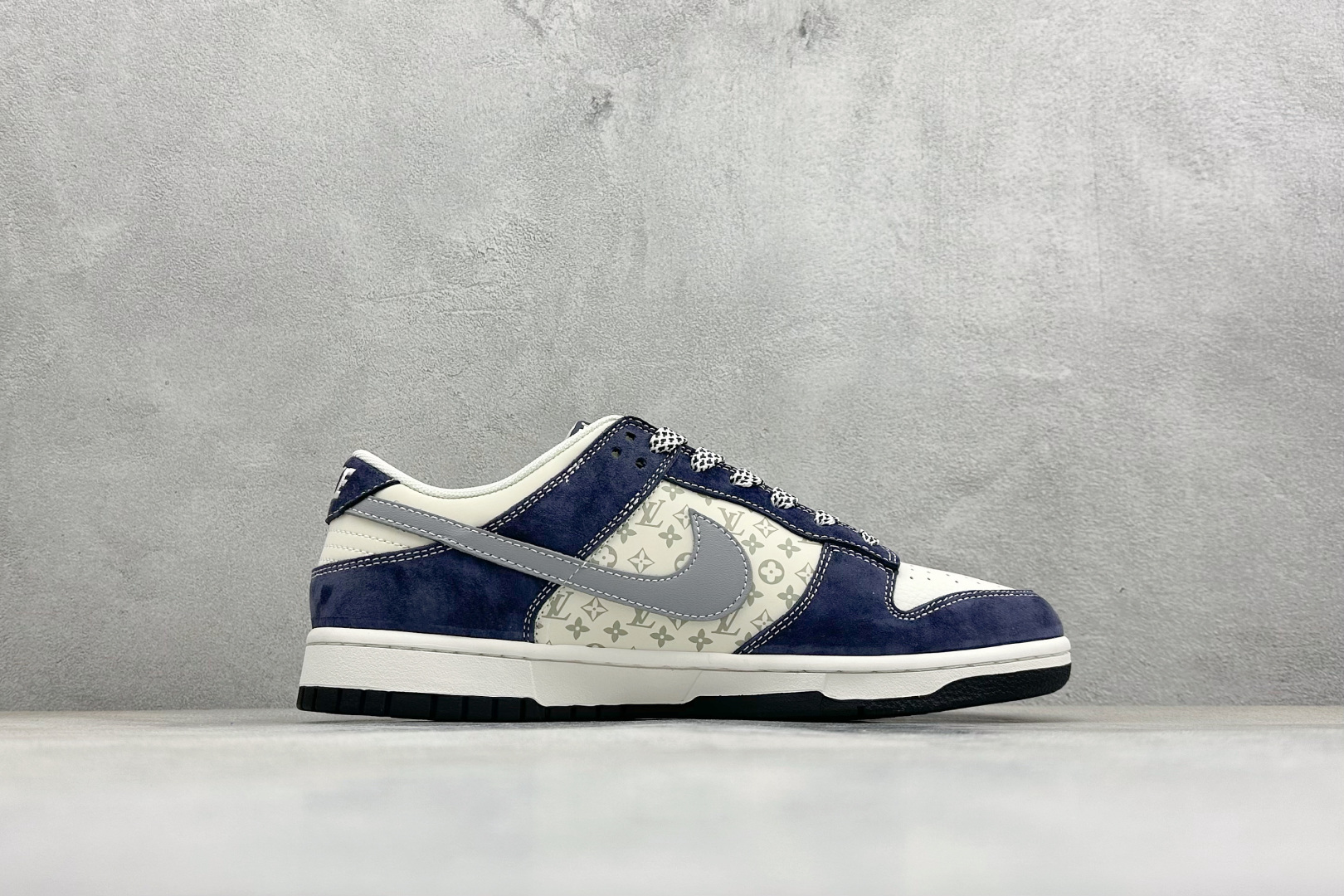 Nike Dunk Low Retro LV联名 周年高端定制 低帮休闲板鞋 KG6699-F12 Nike Dunk Low Retro LV联名 周年高端定制 低帮休闲板鞋 KG6699-F12